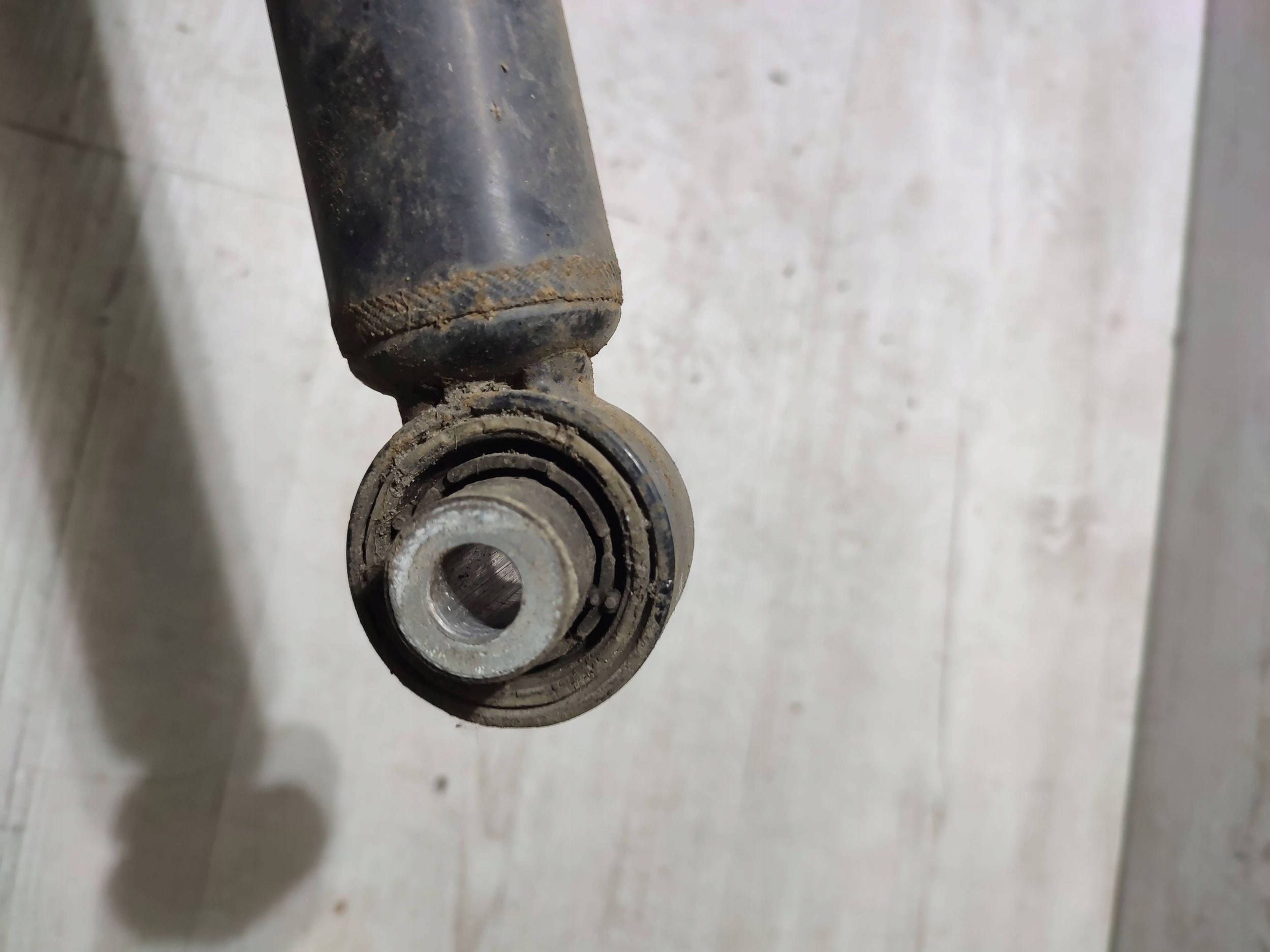 Volkswagen Touran III 2020 rear part right shock absorber