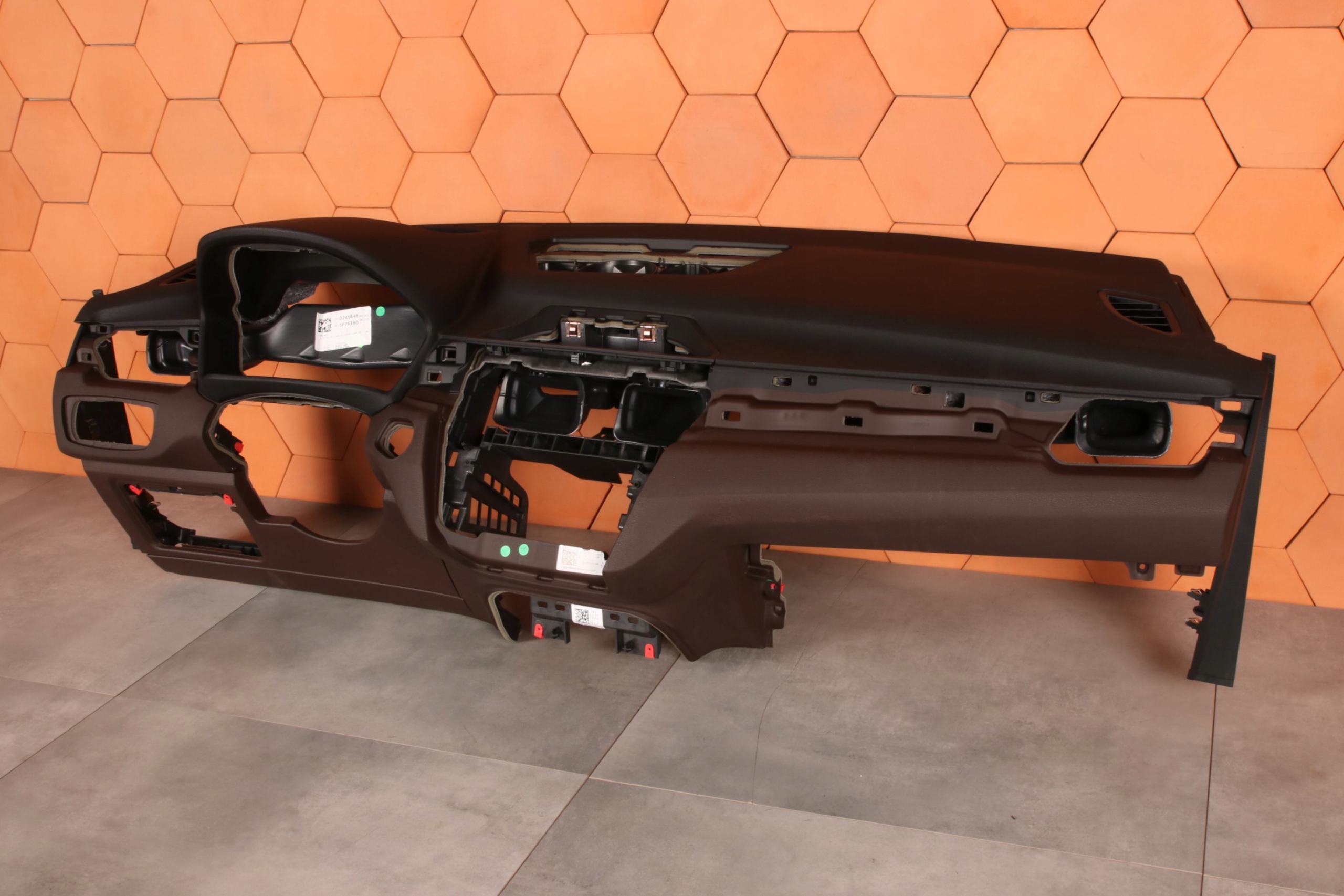 BMW X1 F48 originál dashboard instrument panel console MOKKA HEAD UP HUD