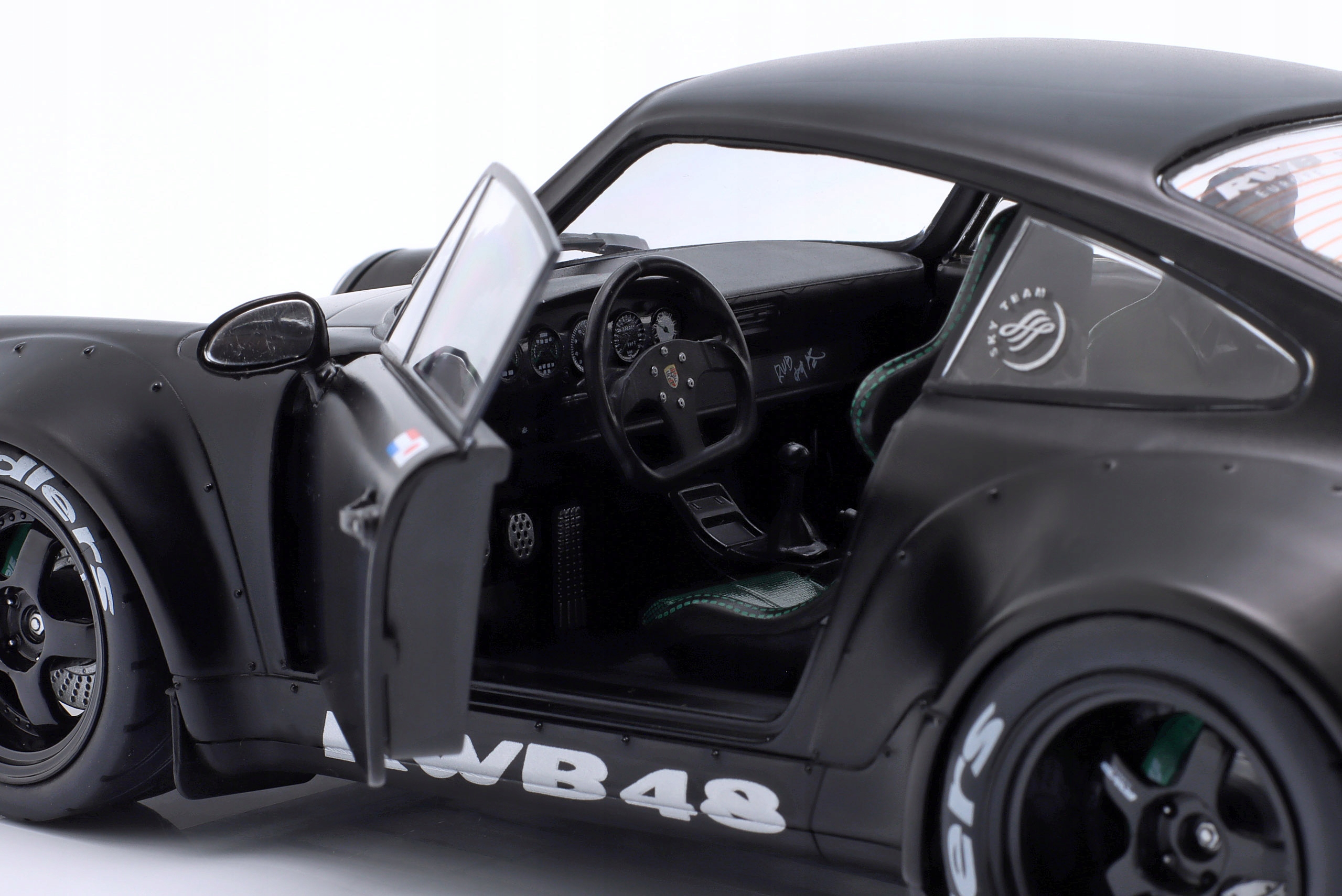 1:18 PORSCHE (964) RWB DARTH VADER 2016 model metalowy SOLIDO