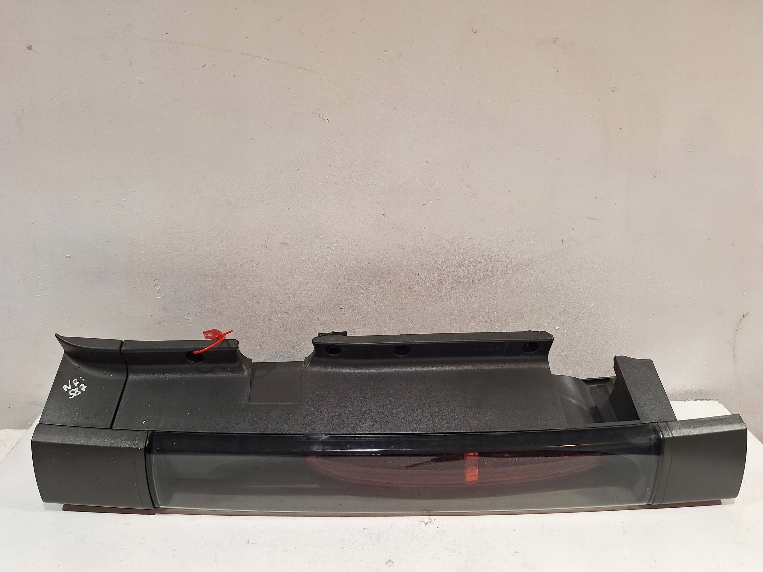 LAMPA TYŁ LEWA RENAULT TRAFIC II VIVARO A 01- Producent części Renault OE