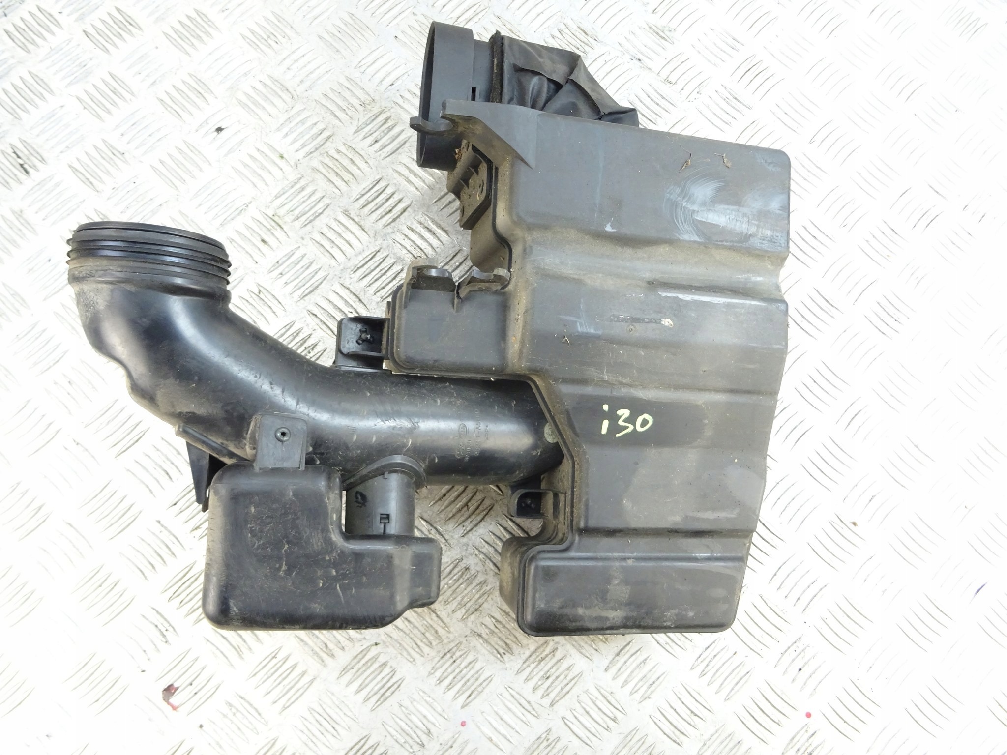 HYUNDAI I30 II REZONATOR luft 28211-A5800 1.6 CRDI