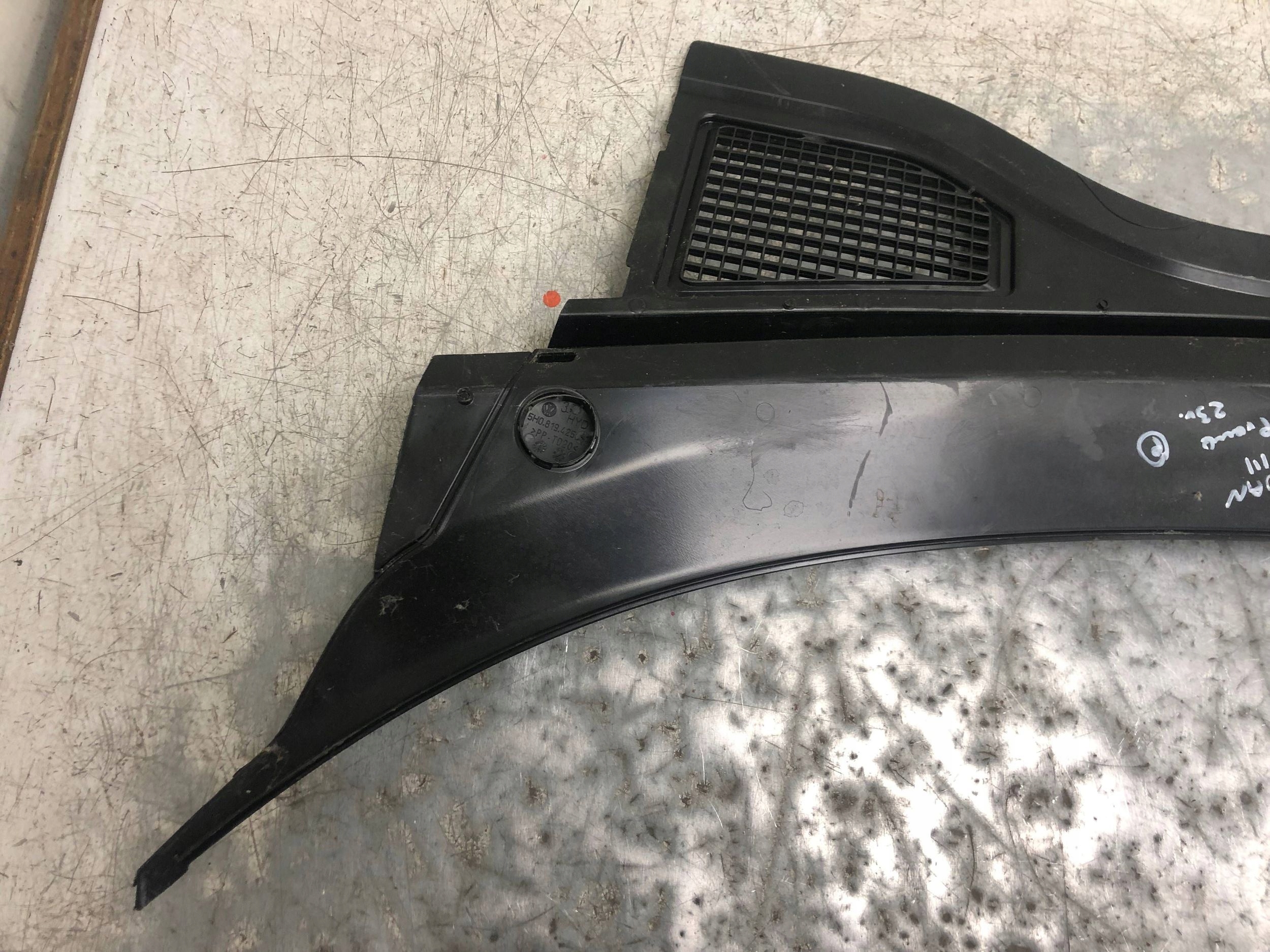 torpedo right VW TIGUAN III 571819402B