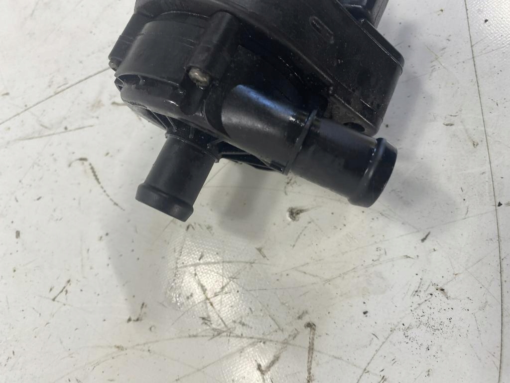 supplementary water pump VW PASSAT B8 LIFT 04L965567B