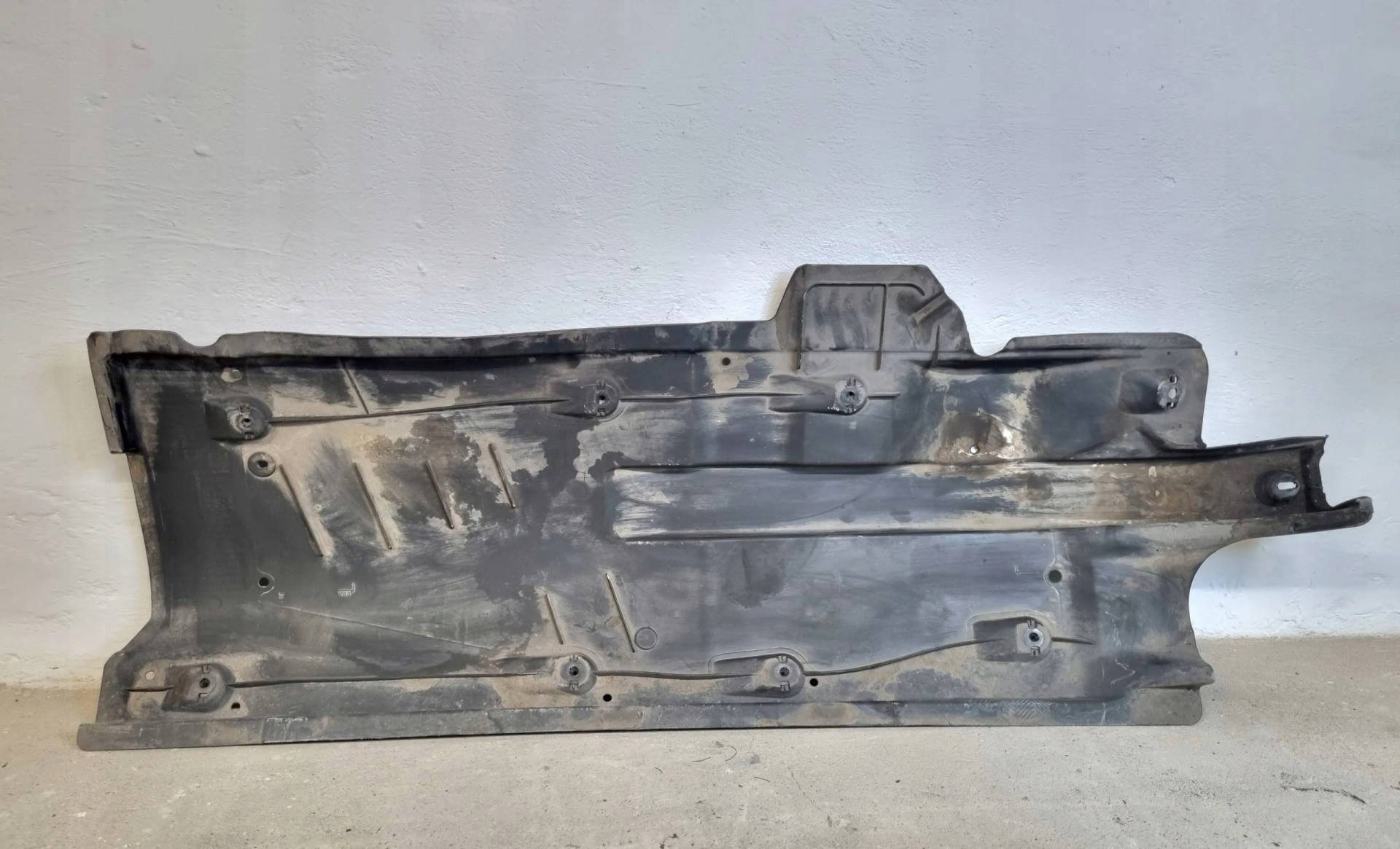 cover chassis right side Skoda Rapid NH 2013 6RA825202