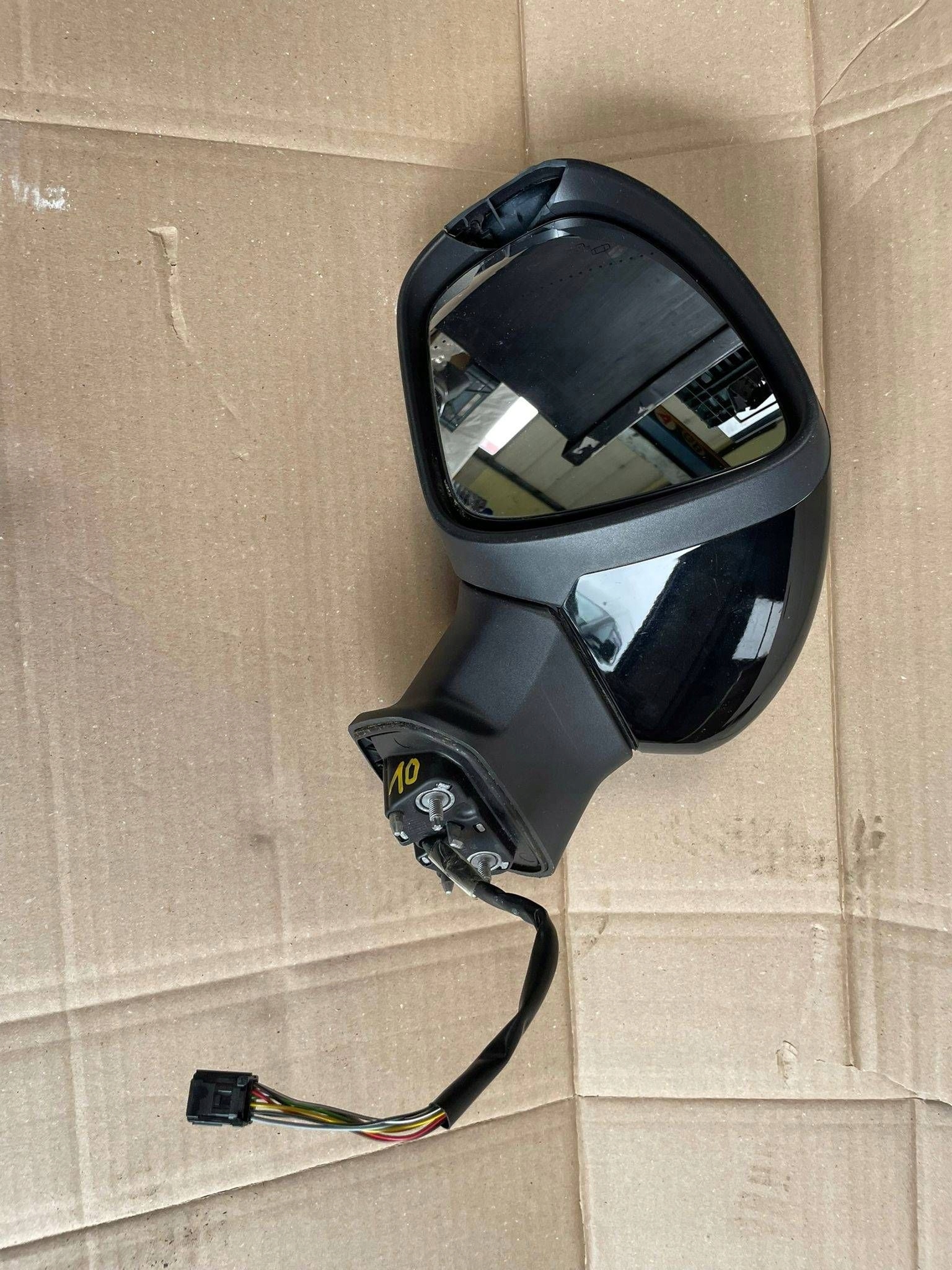 mirror RENAULT CAPTUR II left 10 PIN - damaged cover