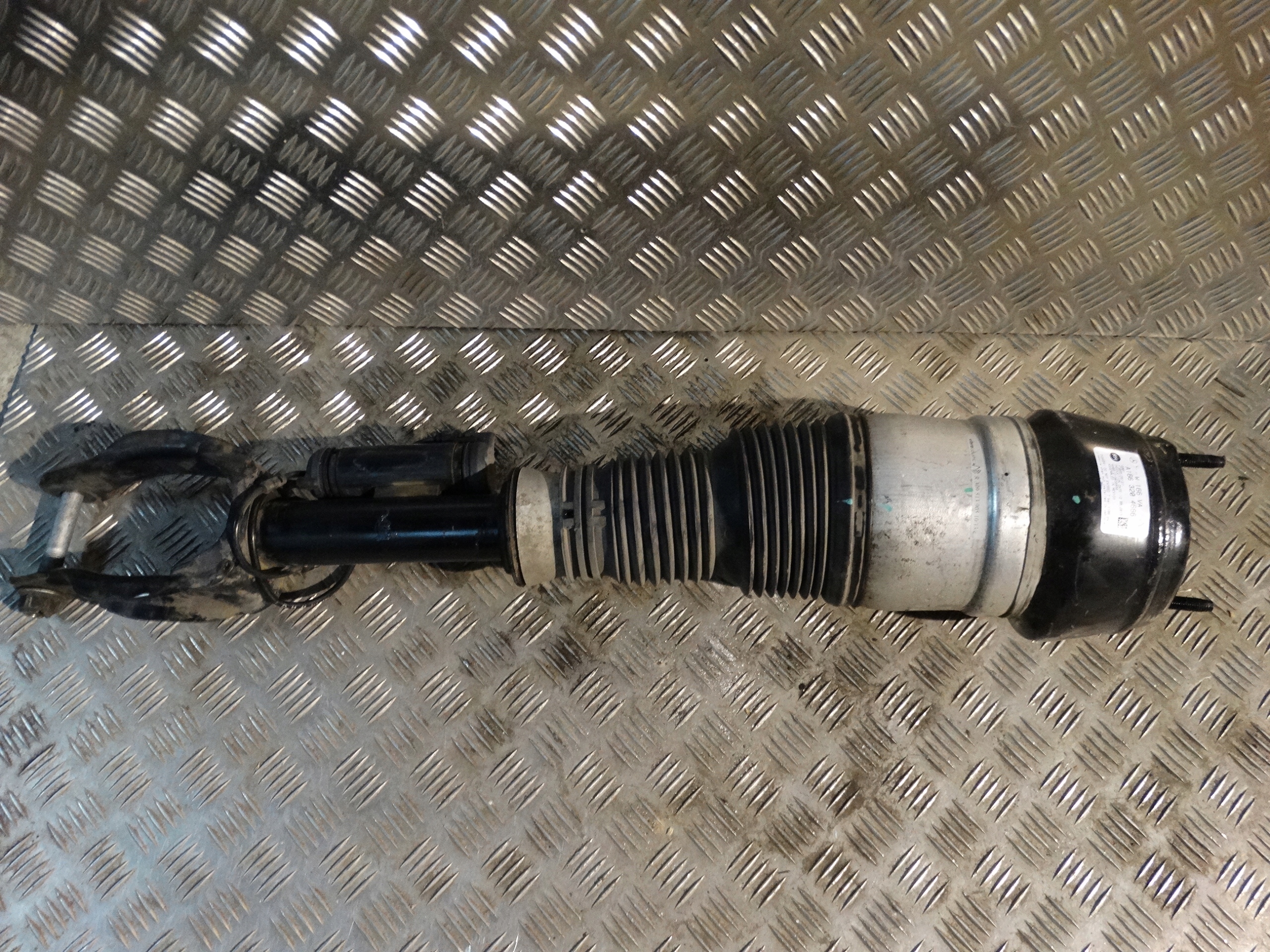 shock absorber front right MERCEDES W166 GL GLS 1 9