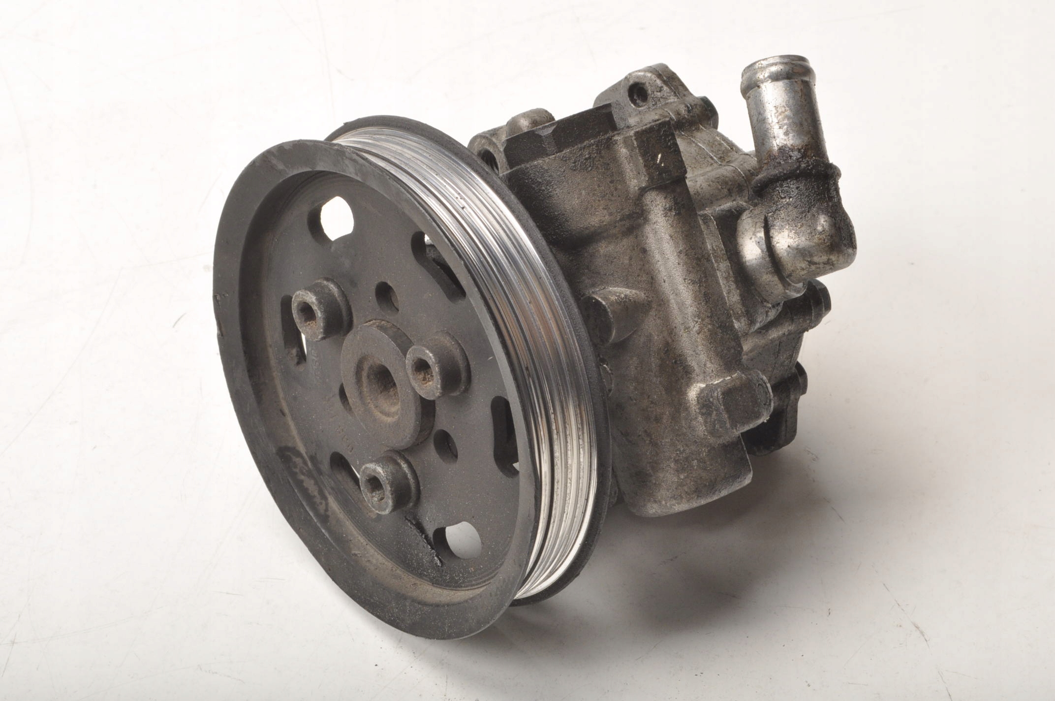 AUDI A4 B6 1.9 TDI 130KM POMPA WSPOMAGANIA