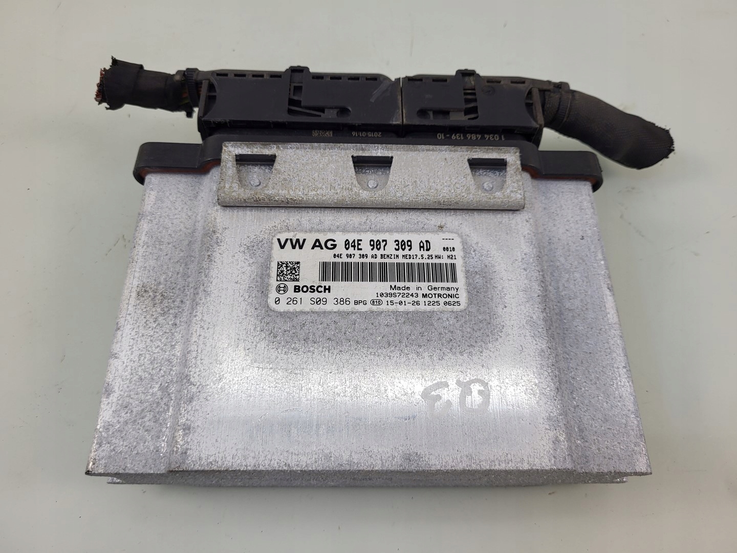 AUDI Q3 8U 1.4 TFSI CZD control unit of the engine module computer ECU Z connecting spoiler