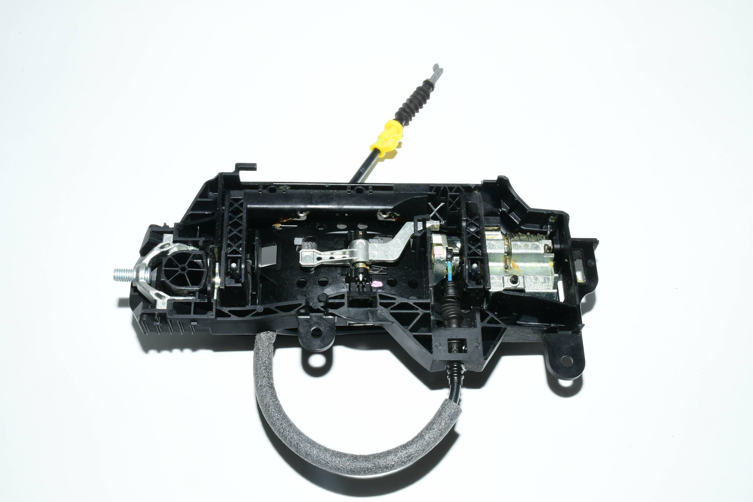 ручка двери левая зад 8W0837811A Audi A4 S4 B9