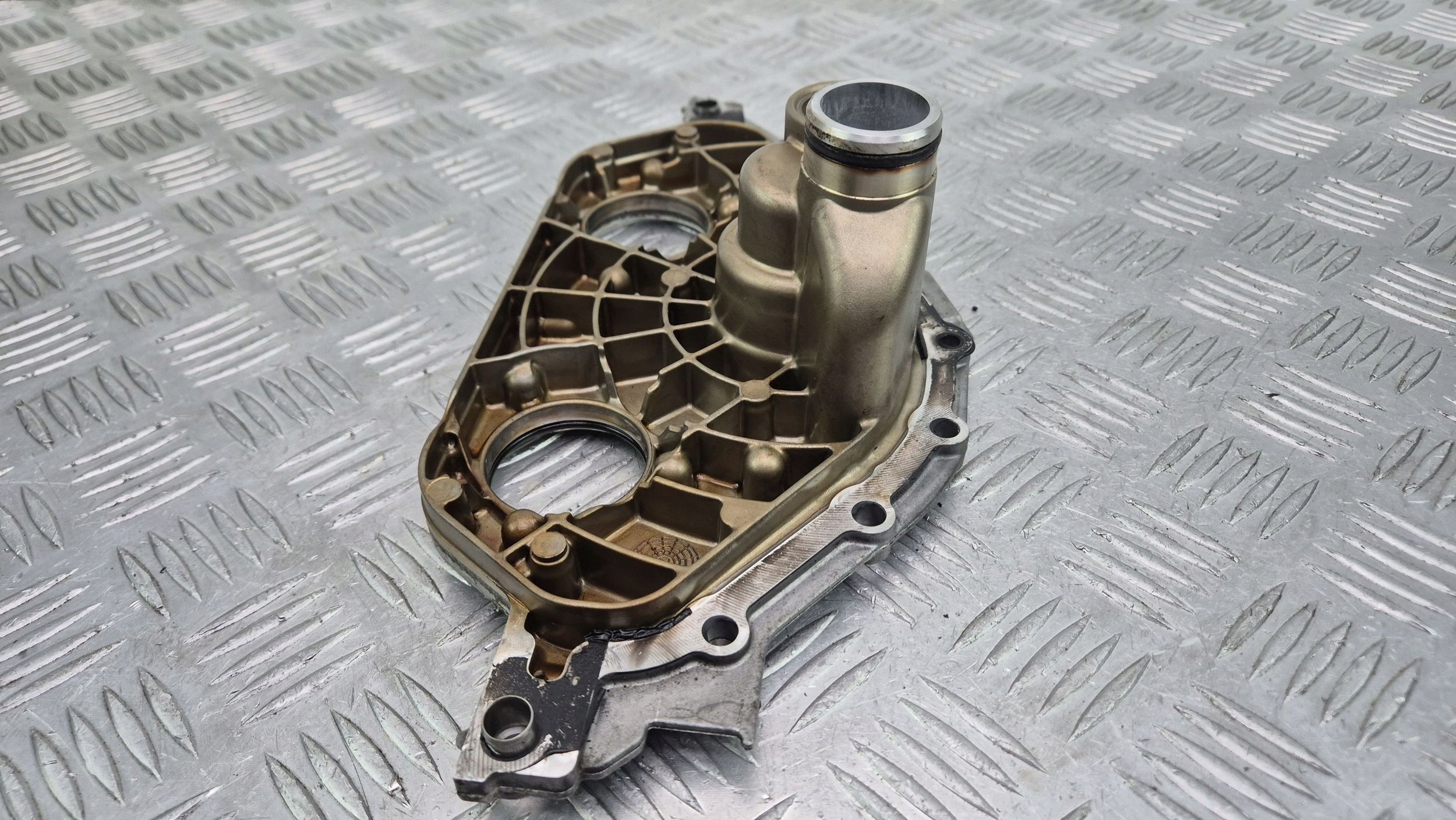 Couvercle carter distribution Mercedes E250 CGI W212 A2710161406 M271.860