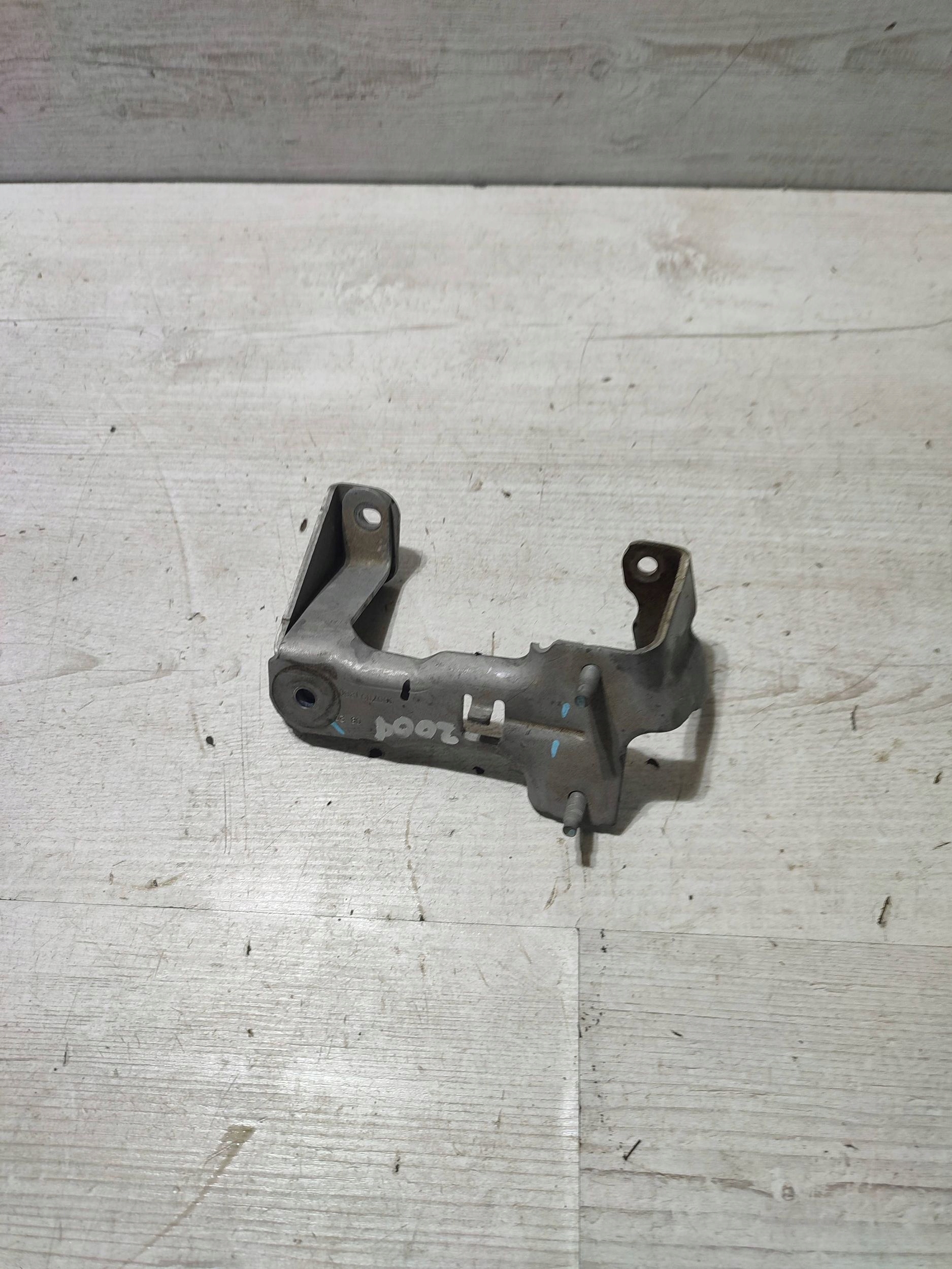 Peugeot 2008 II 2020 holder bracket