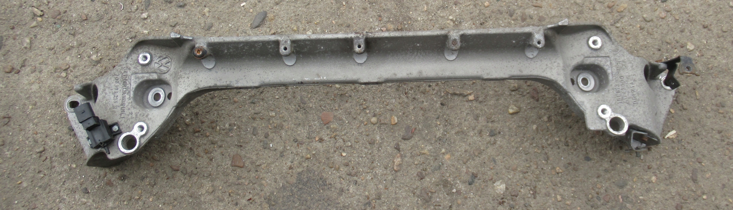 VW PHAETON 06R sider pillar front 3D0199215N