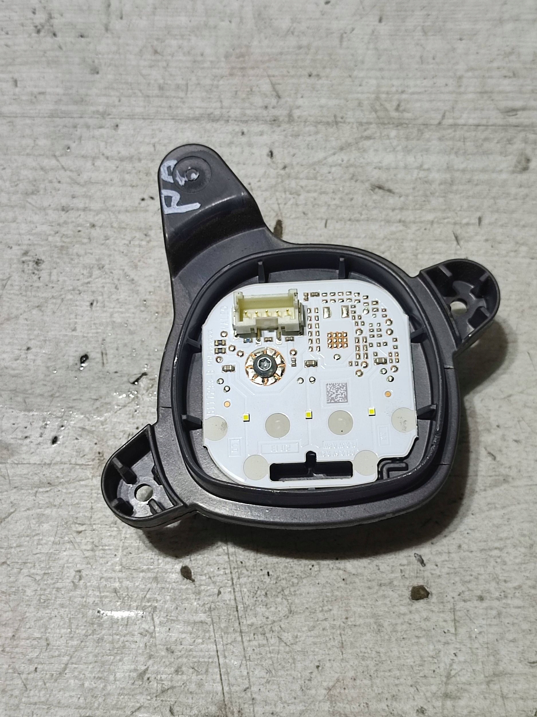 Peugeot 2008 II 2020 front side right module sterujacy statecznikiem LED
