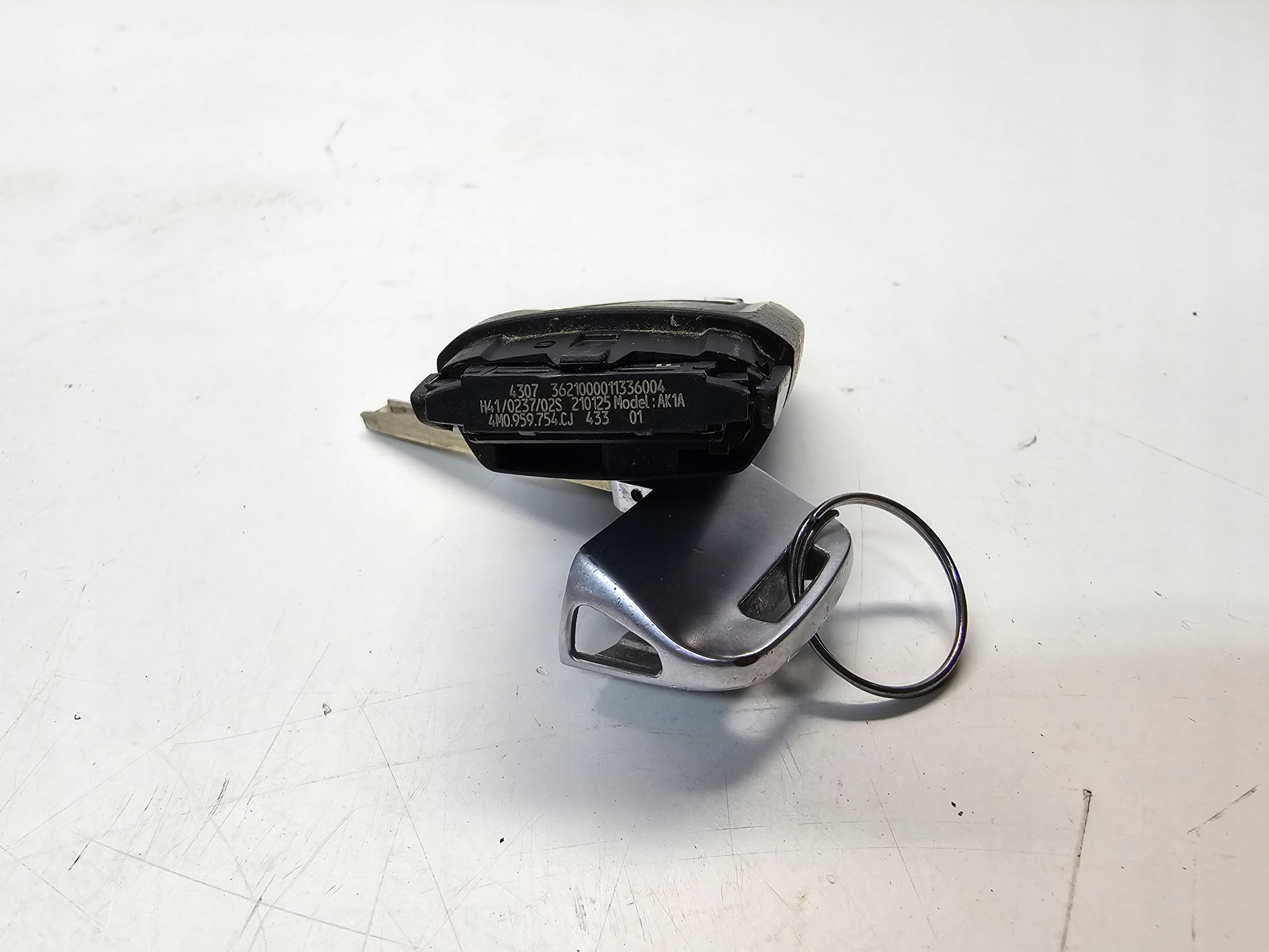 key PILOT AUDI A4 B9 A5 8W Q7 4M 4M0959754CJ