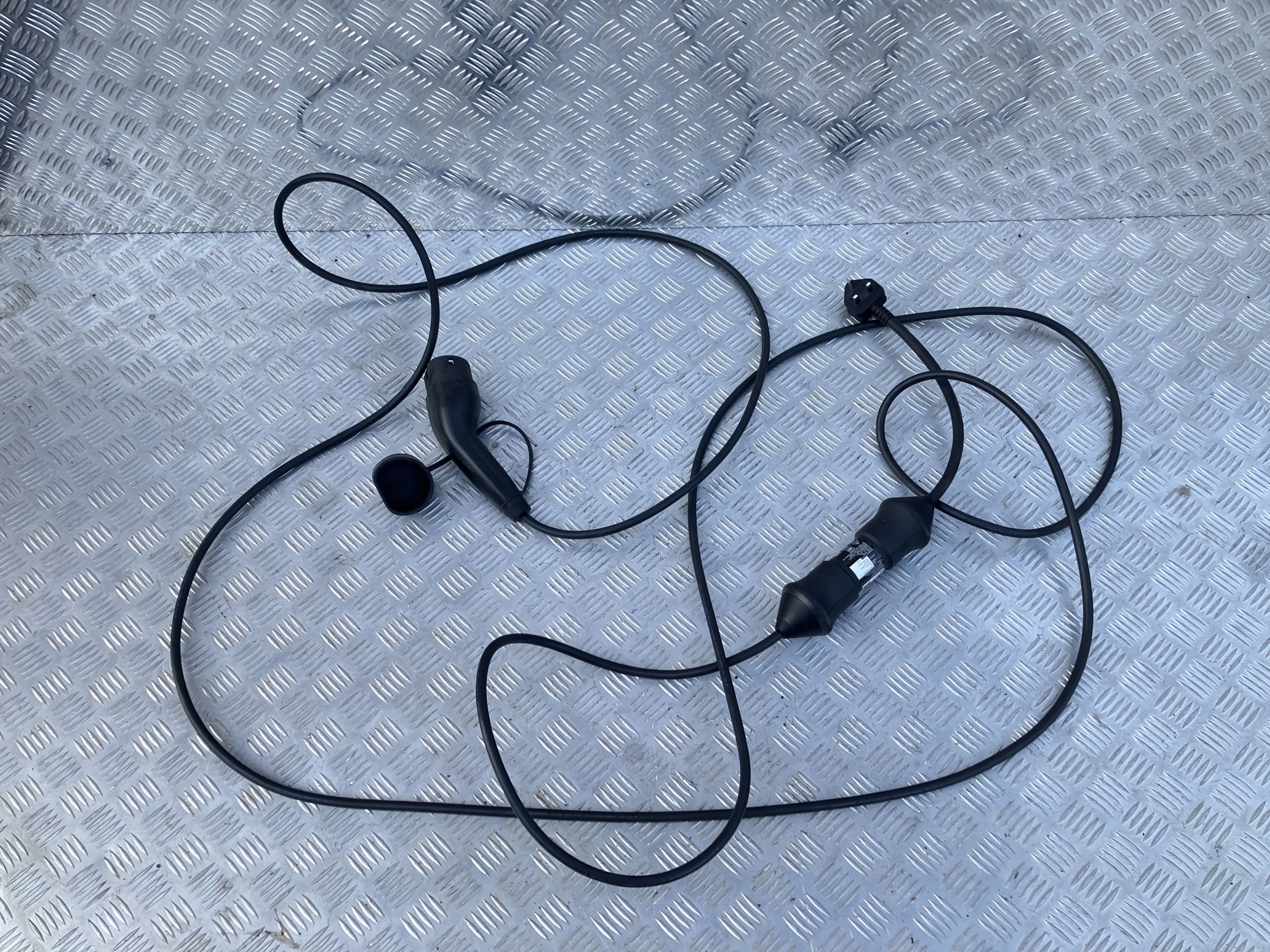 PRZEWÓD ŁADOWANIA ŁADOWARKA VOLVO EC40 C40 E400V2