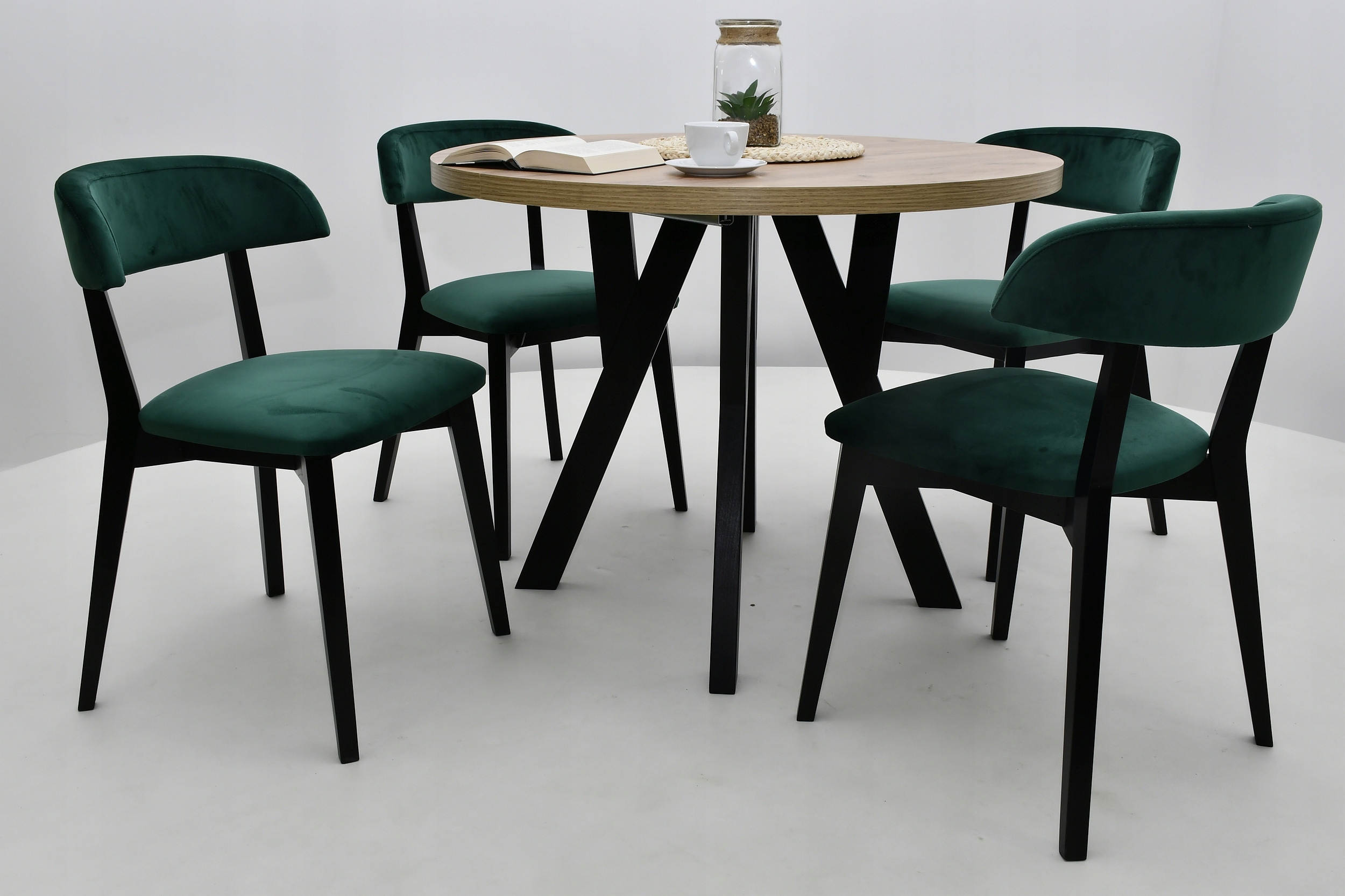 ŚLICZNY LOFTOWY KOMPLET, OKRĄGŁY STÓŁ +KRZESŁA PRL Kod producenta STL191 K28