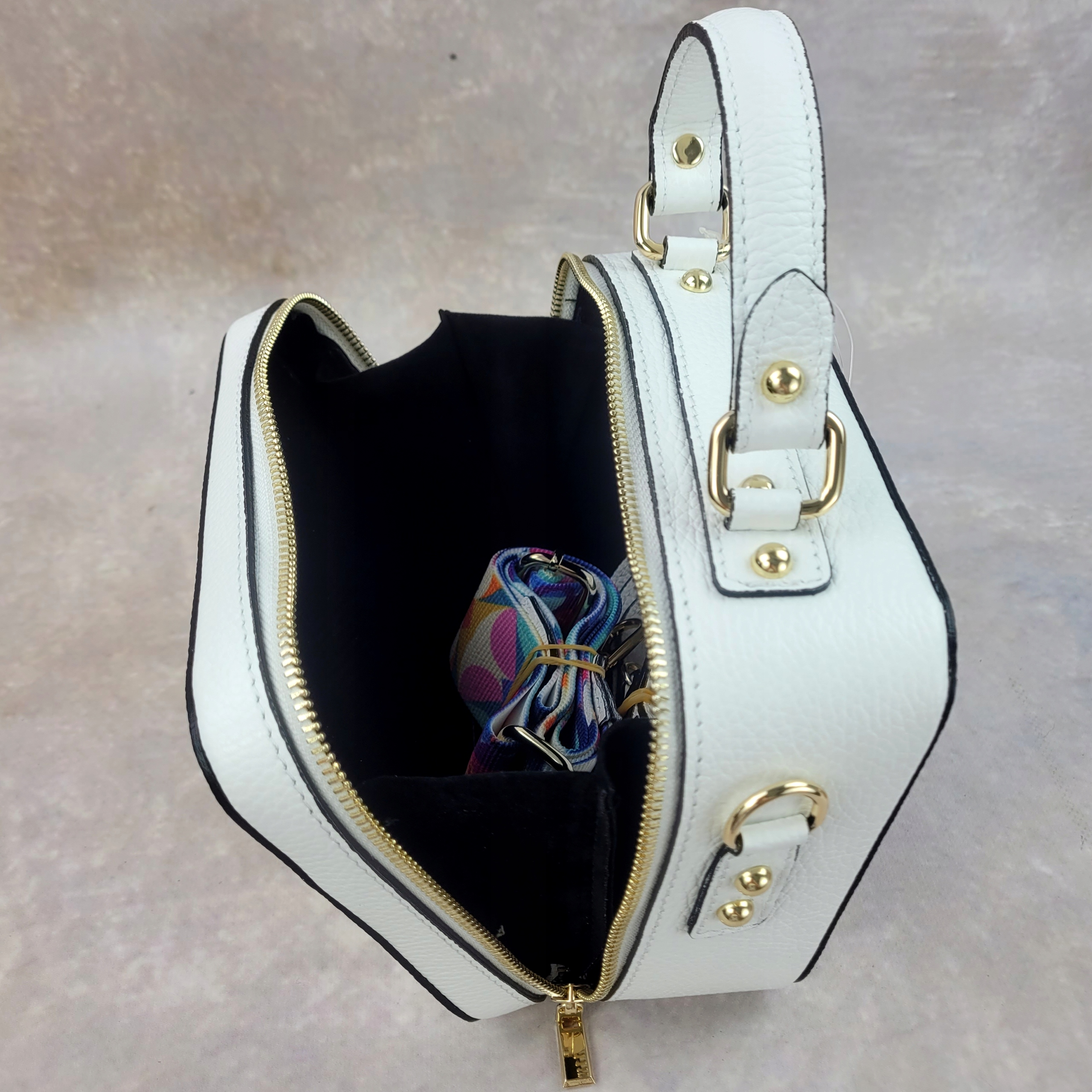 Torebka damska EGO kuferek biała kolorowa torba listonoszka skóra naturalna Płeć kobieta