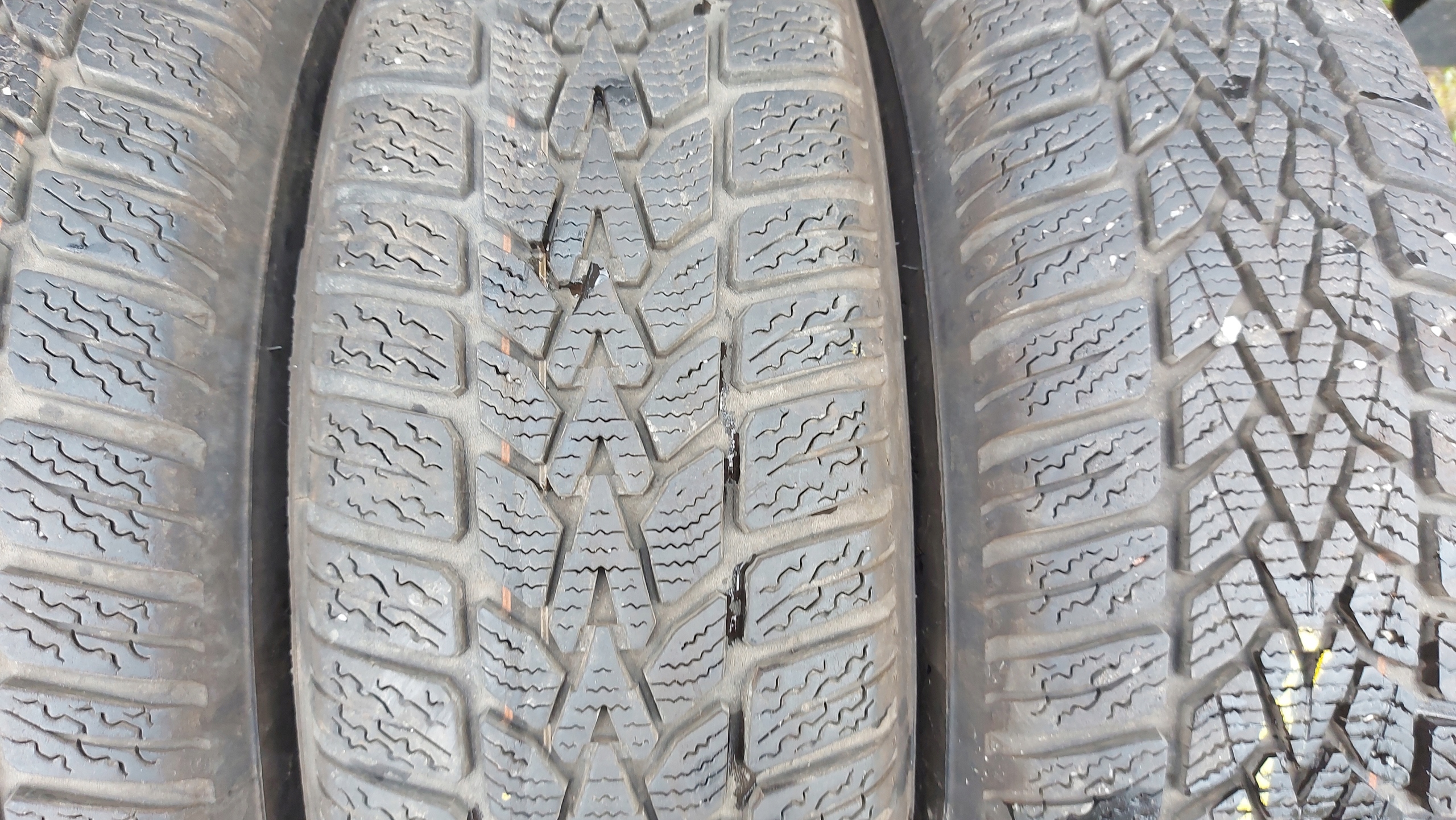 DUNLOP WINTER RESPONSE 2 175/65R15 tyres winter 7mm