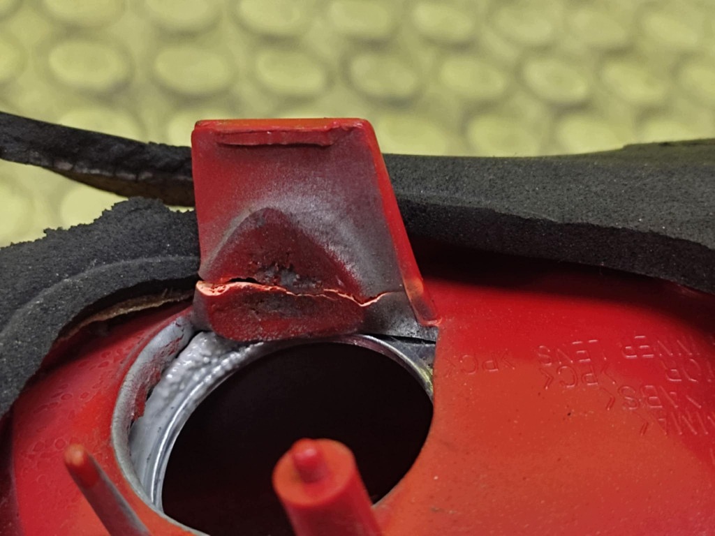 TOYOTA YARIS II light left rear part
