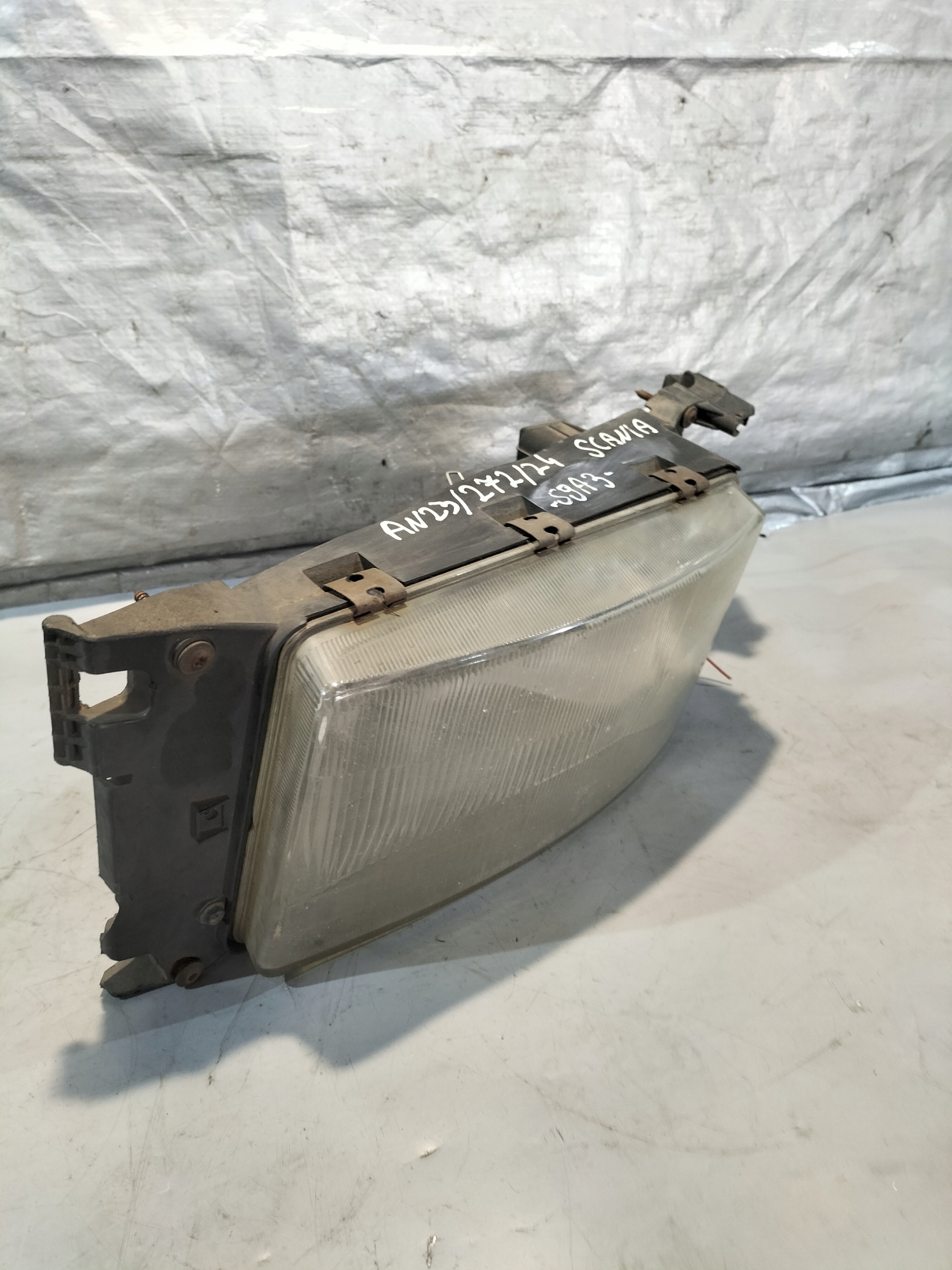 light REFLEKTOR left front SCANIA P94DB4X2NA