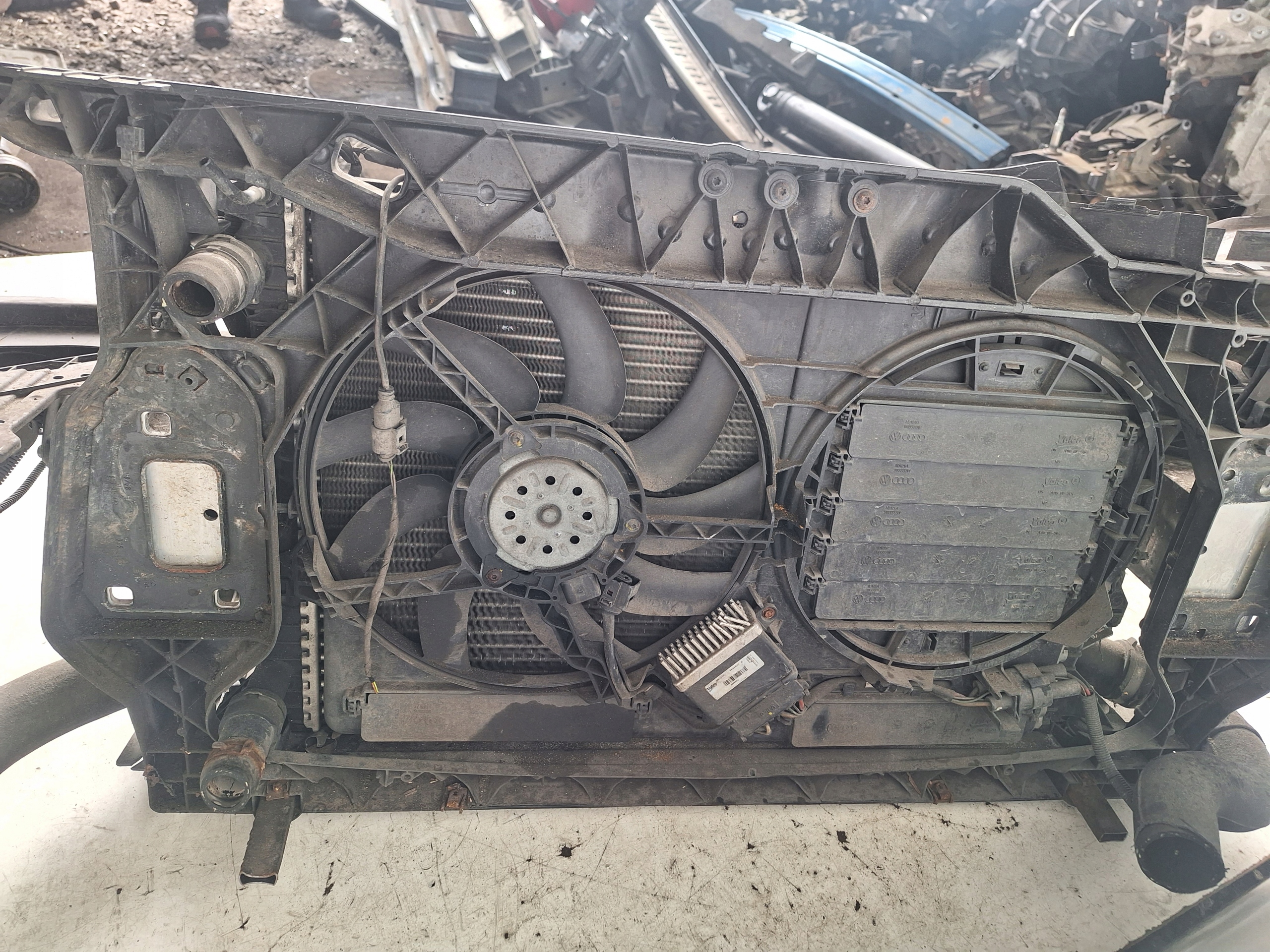 AUDI A4 B8 8K 08-11 support panel for radiators 2.0 TDI MANUAL