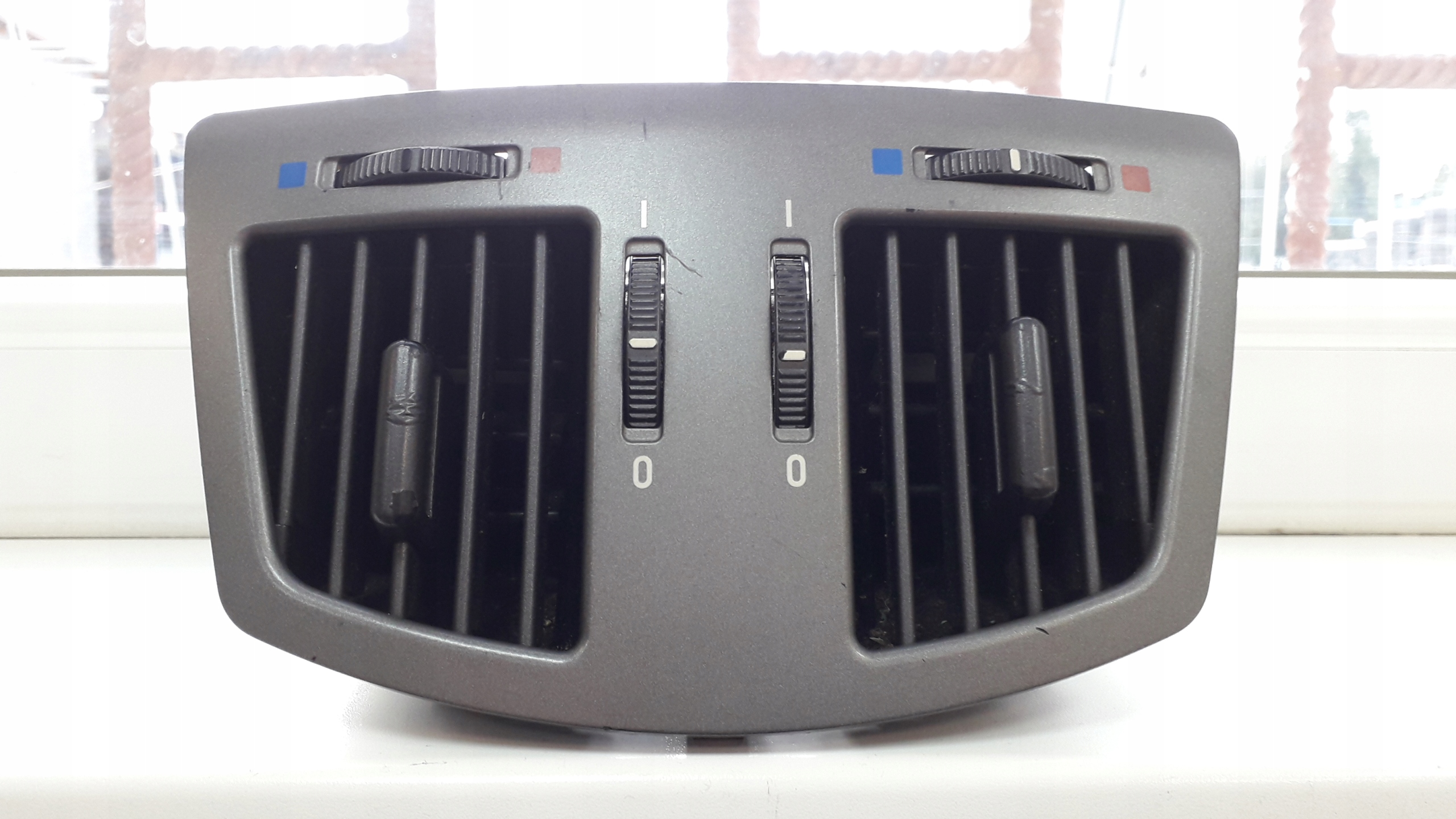 BMW E65 01-05 KRATKA NAWIEWU TYŁ