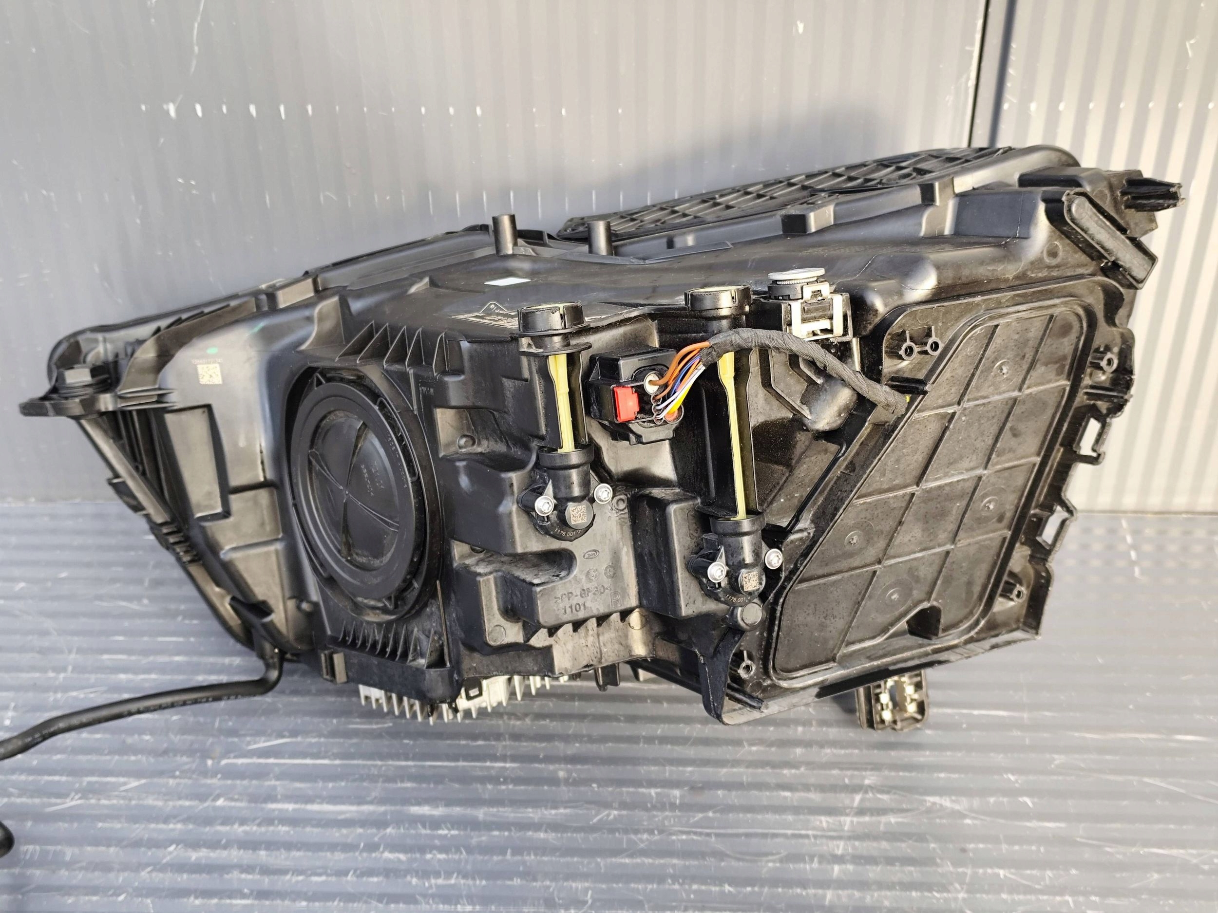 AUDI Q3 II 83A light front right FULL LED 83A941012 complete DEMONTAZ