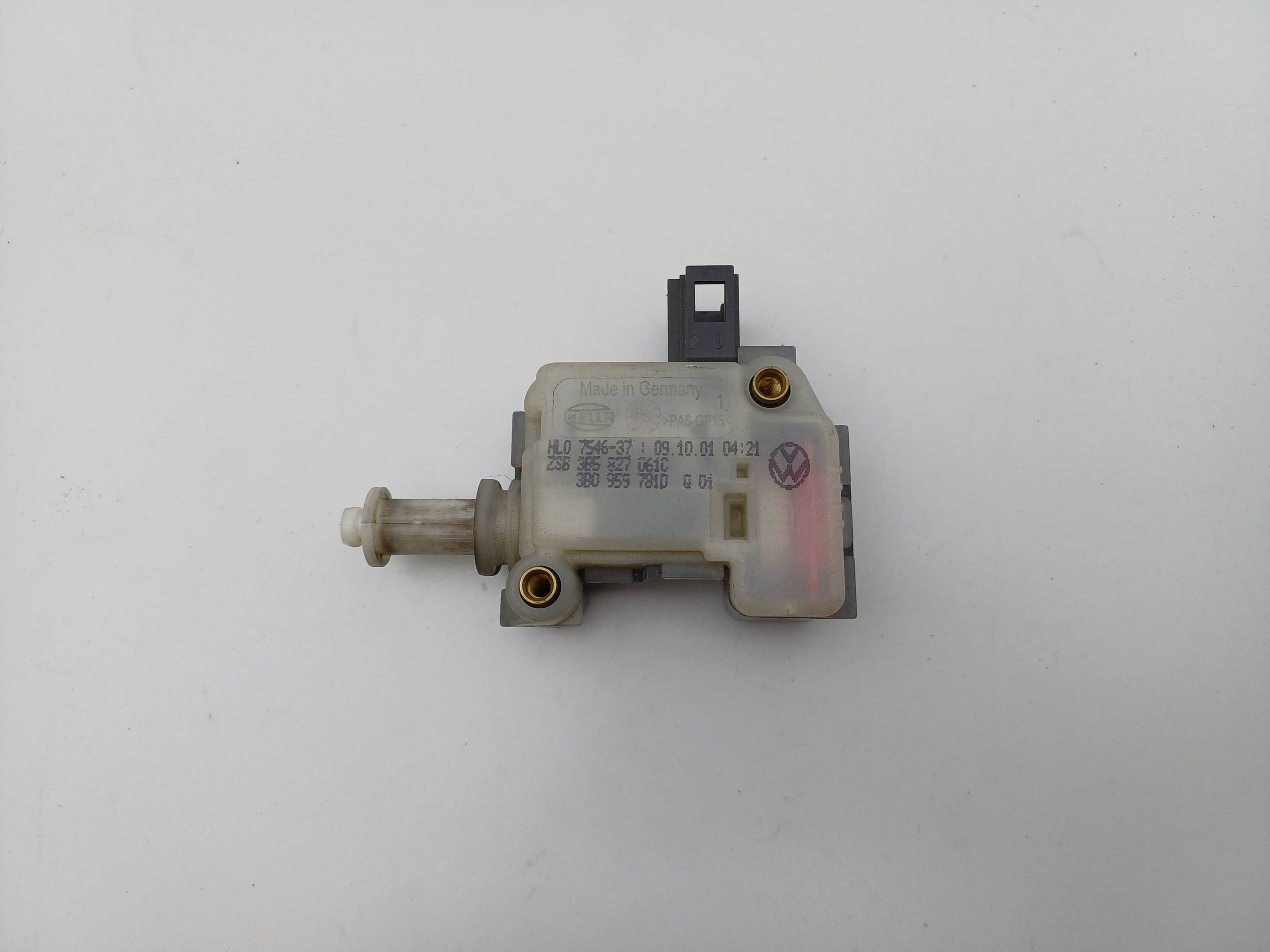 SIŁOWNIK ZAMKA KLAPY BAGAŻNIKA VW PASSAT B5 FL 3B0959781D NR417