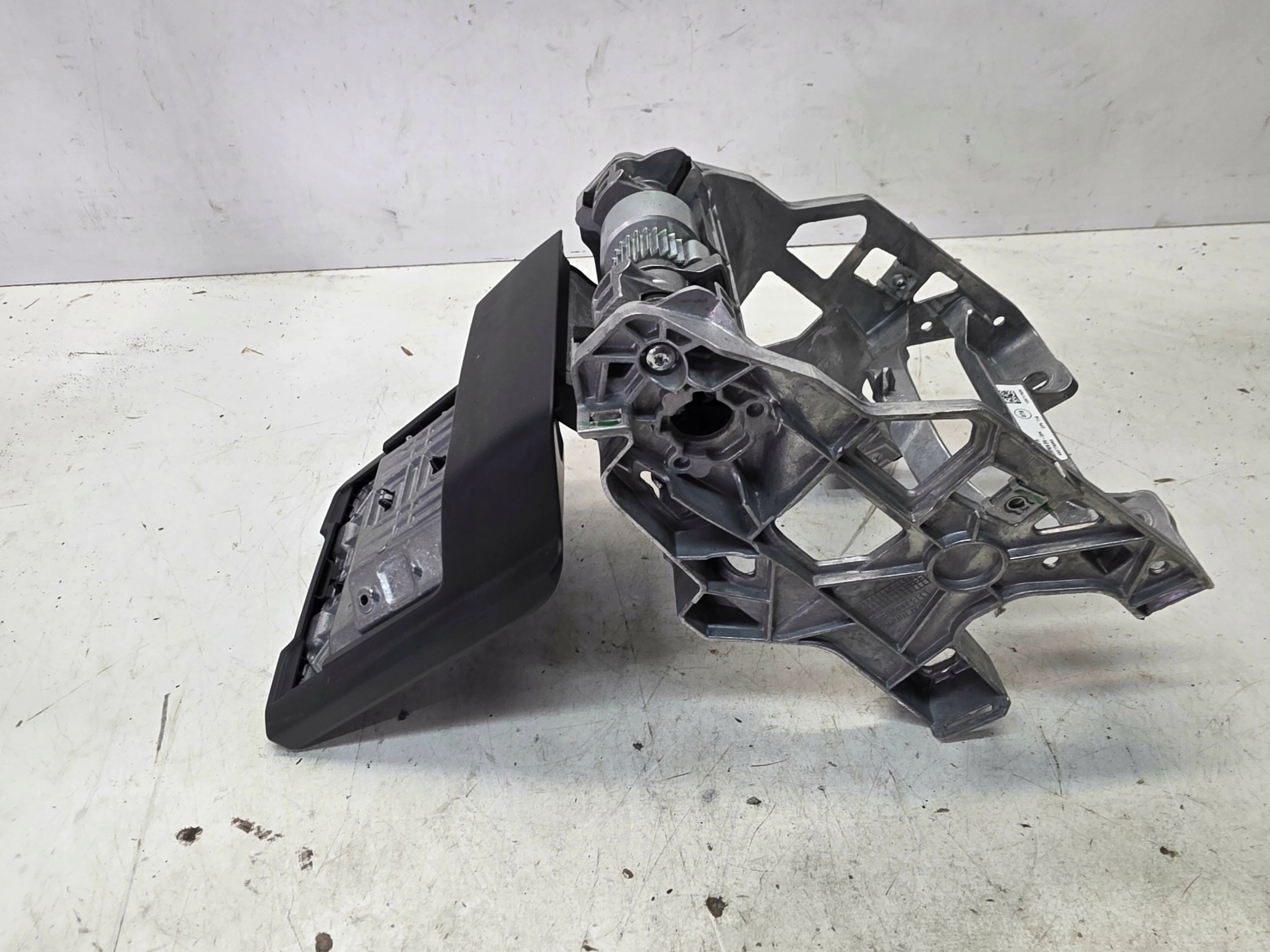 staffa UCHWTY bracciolo AUDI A6 C8 4K0864283D