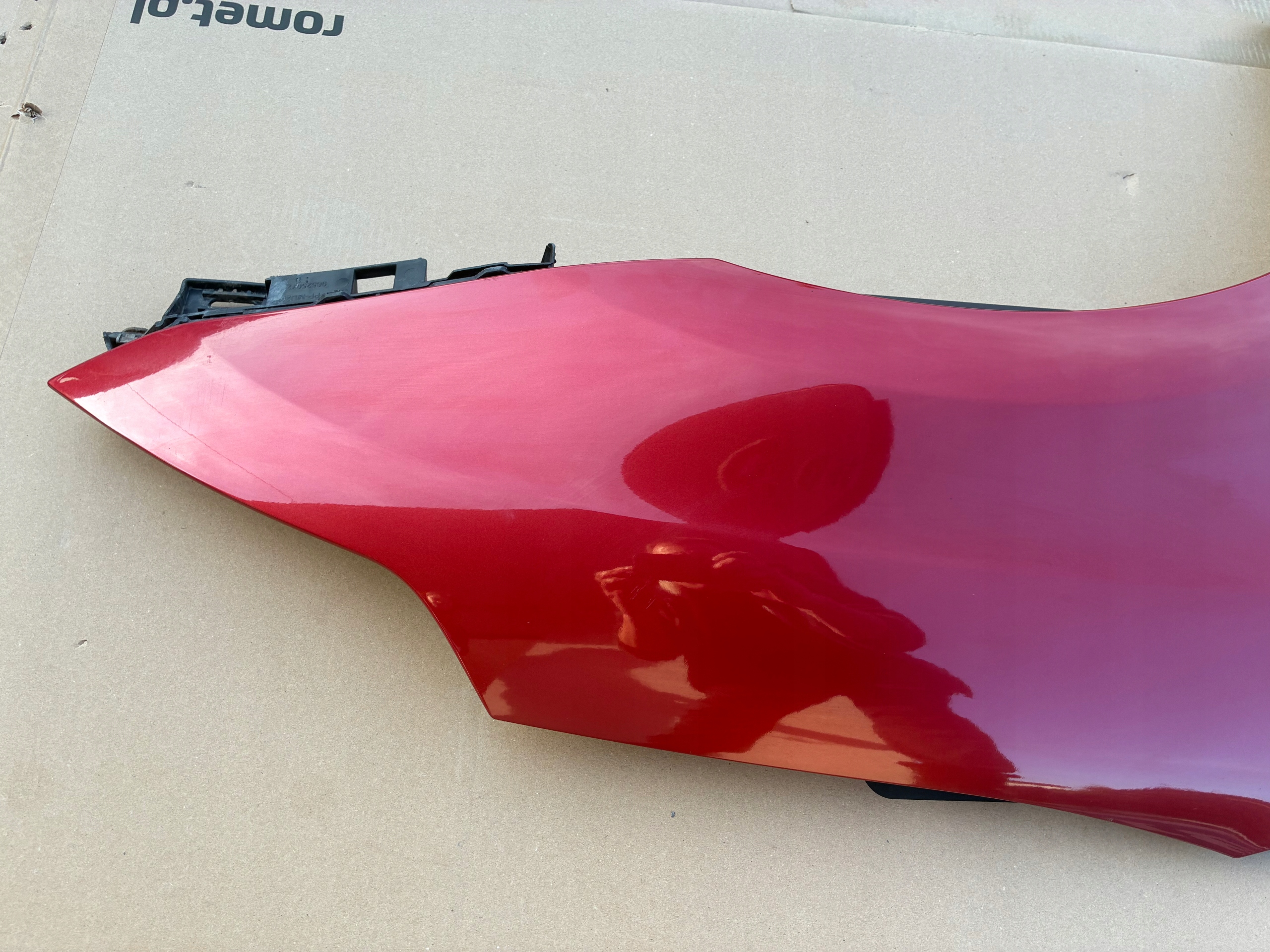 fender right front front Citroen C4 and EKQD 04-08r.