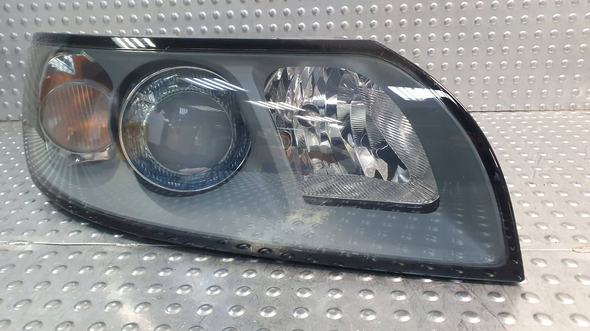 light front right XENON VOLVO V50 04- 30678917