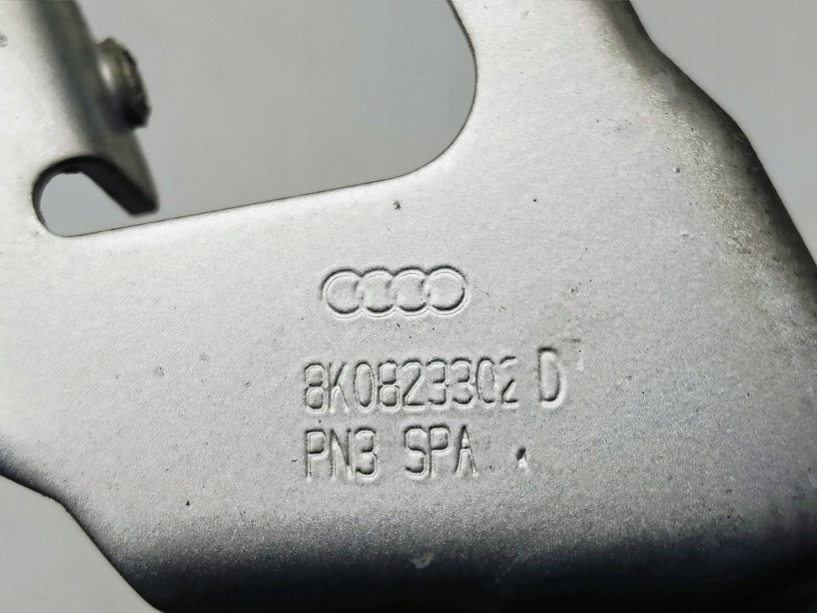 bonnet hinges right front Audi A4 B8 2.0 TDI 8K0823302D
