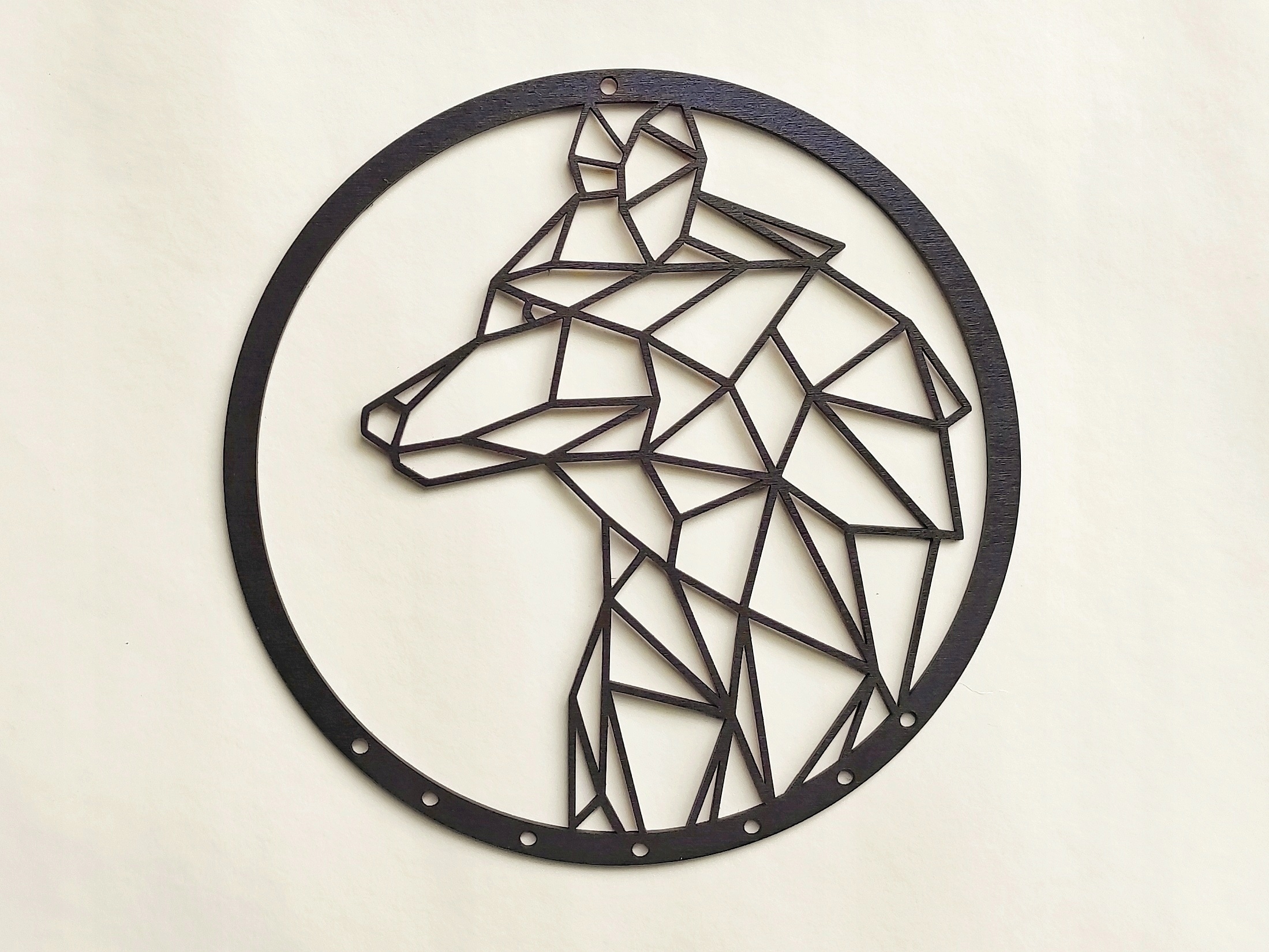 

Czarna obręcz koło łapacza snów makrama wilk 24cm