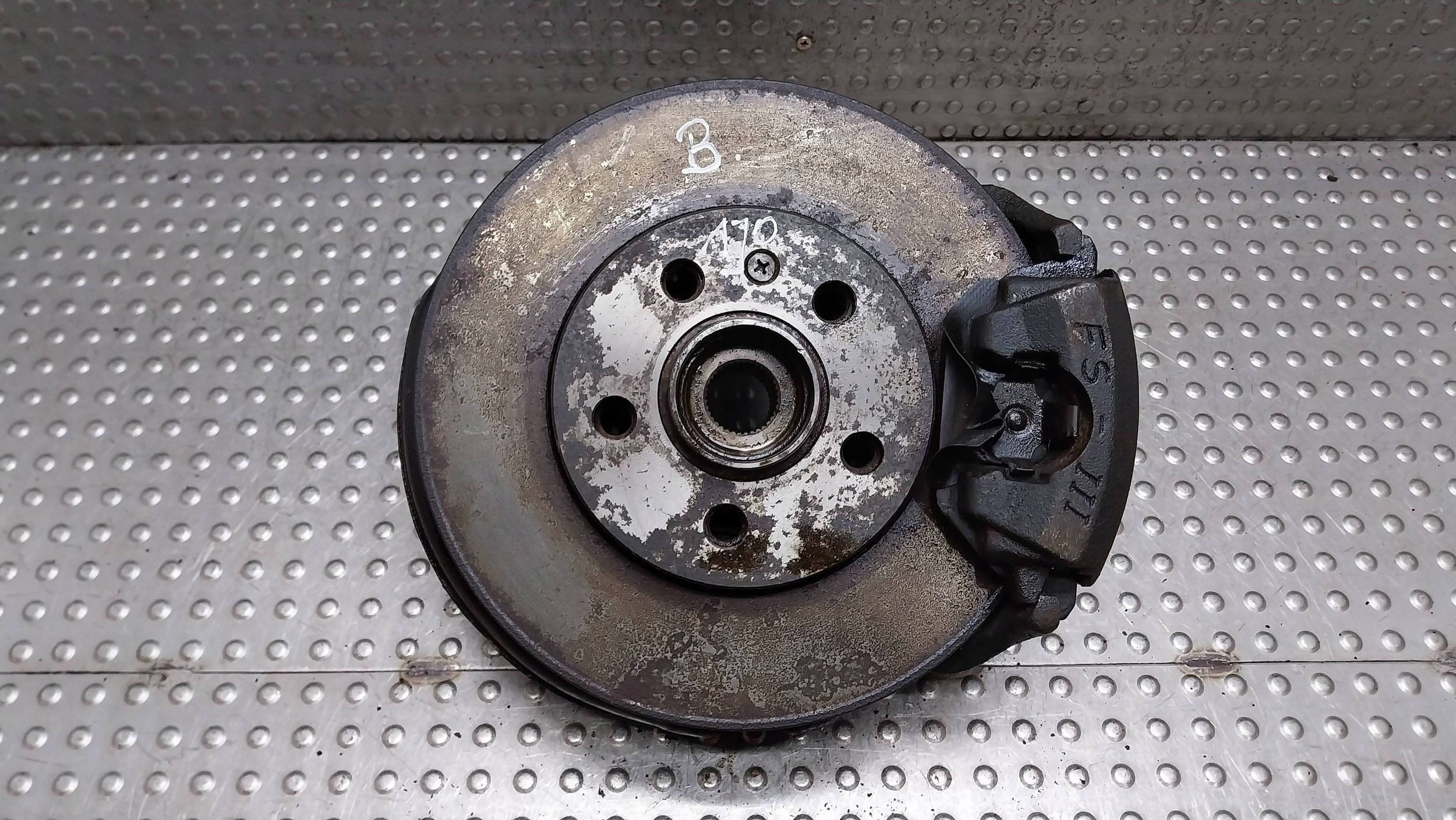Mozzo FUSELLO Destra Anteriore 1J0407256N VW GOLF IV A3 8L OCTAVIA e LEON e 1.6B