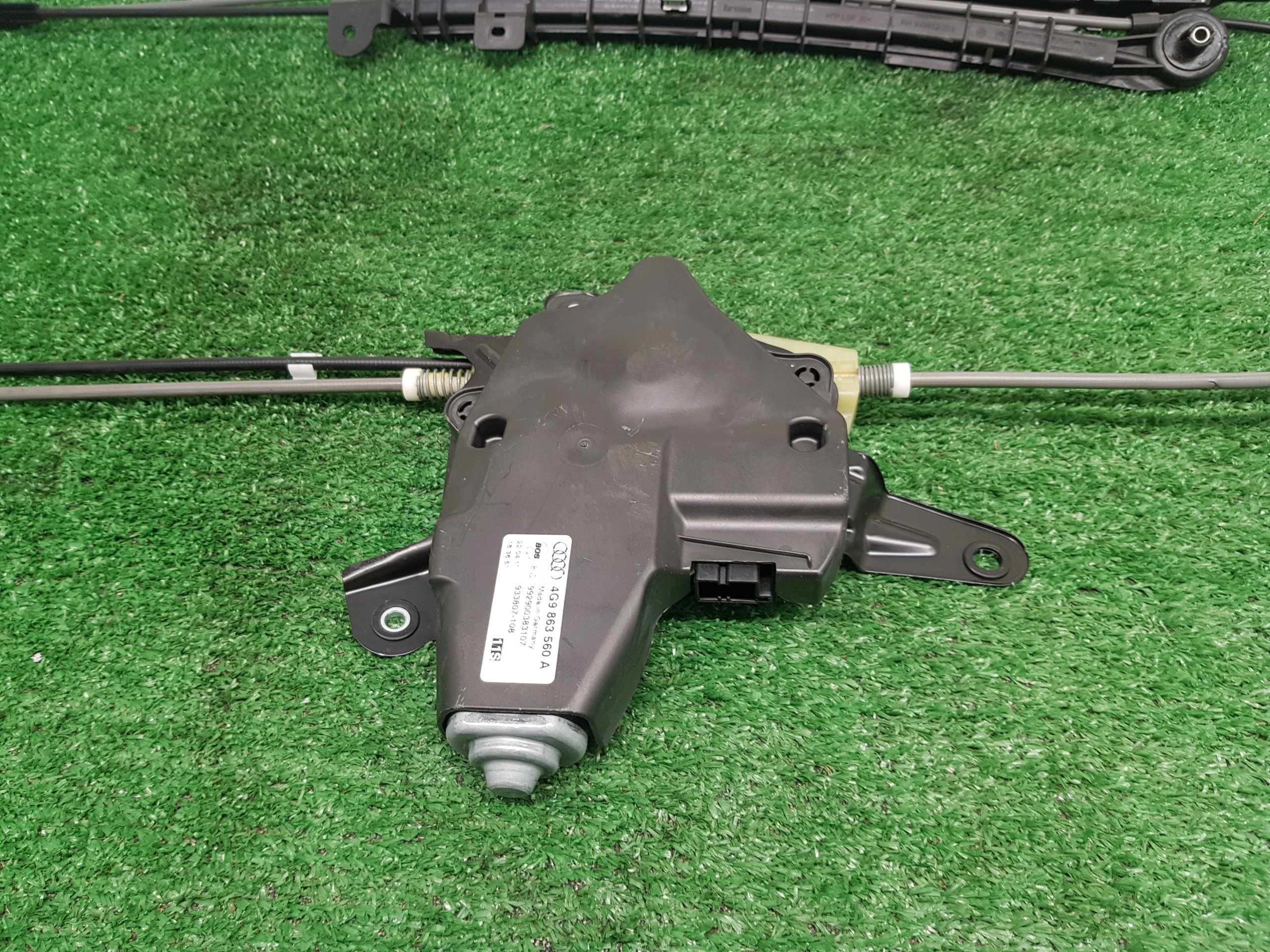 mechanism ROLETY boot AUDI A6-C7 4G9863560A
