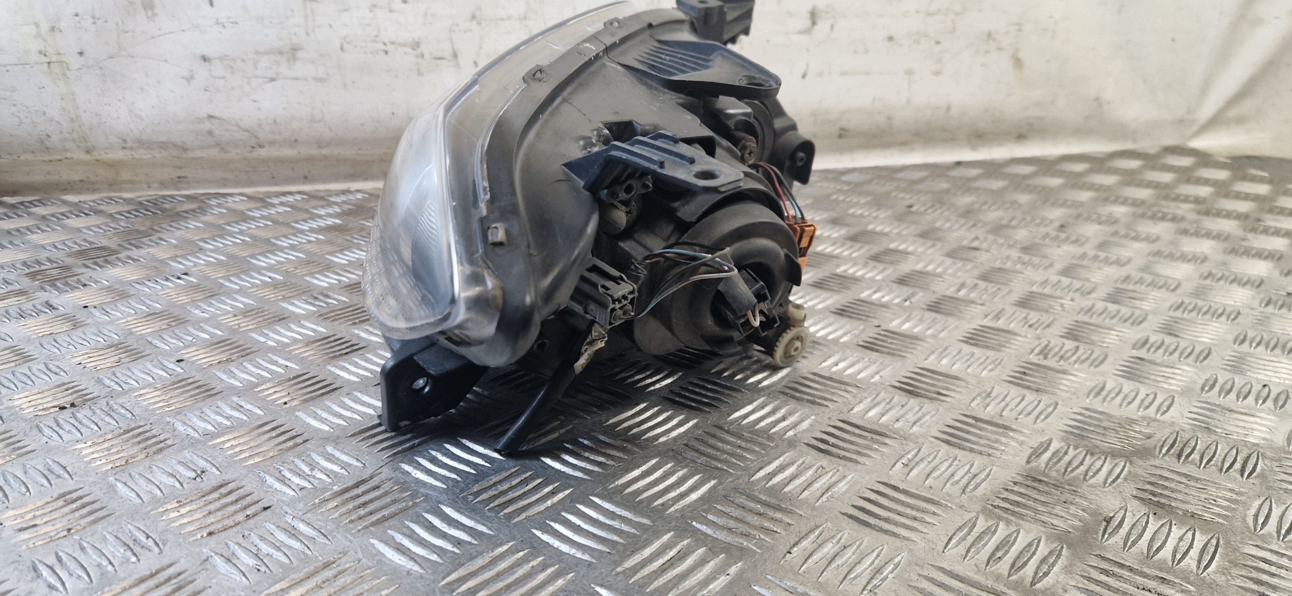 light left front MAZDA 3 2005r