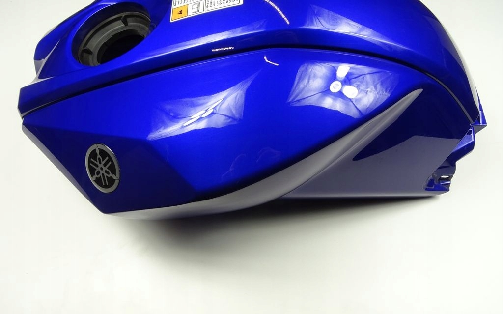 5D7-F411A-01 - YAMAHA YZF-R 125 RE29 КРЫШКА БАКА 14-18