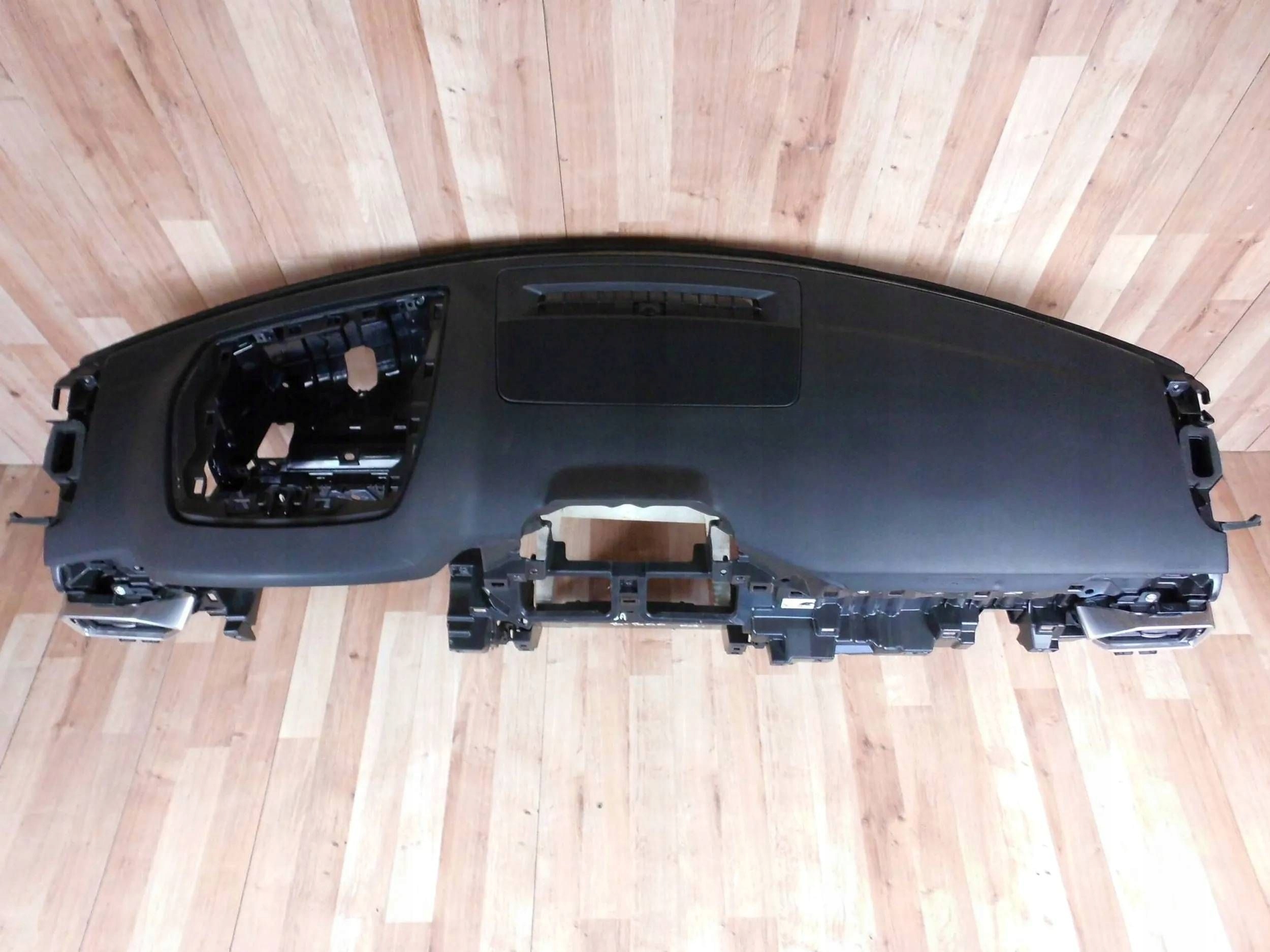 Mazda CX-5 II 2018-2022 dashboard instrument panel cockpit below head up