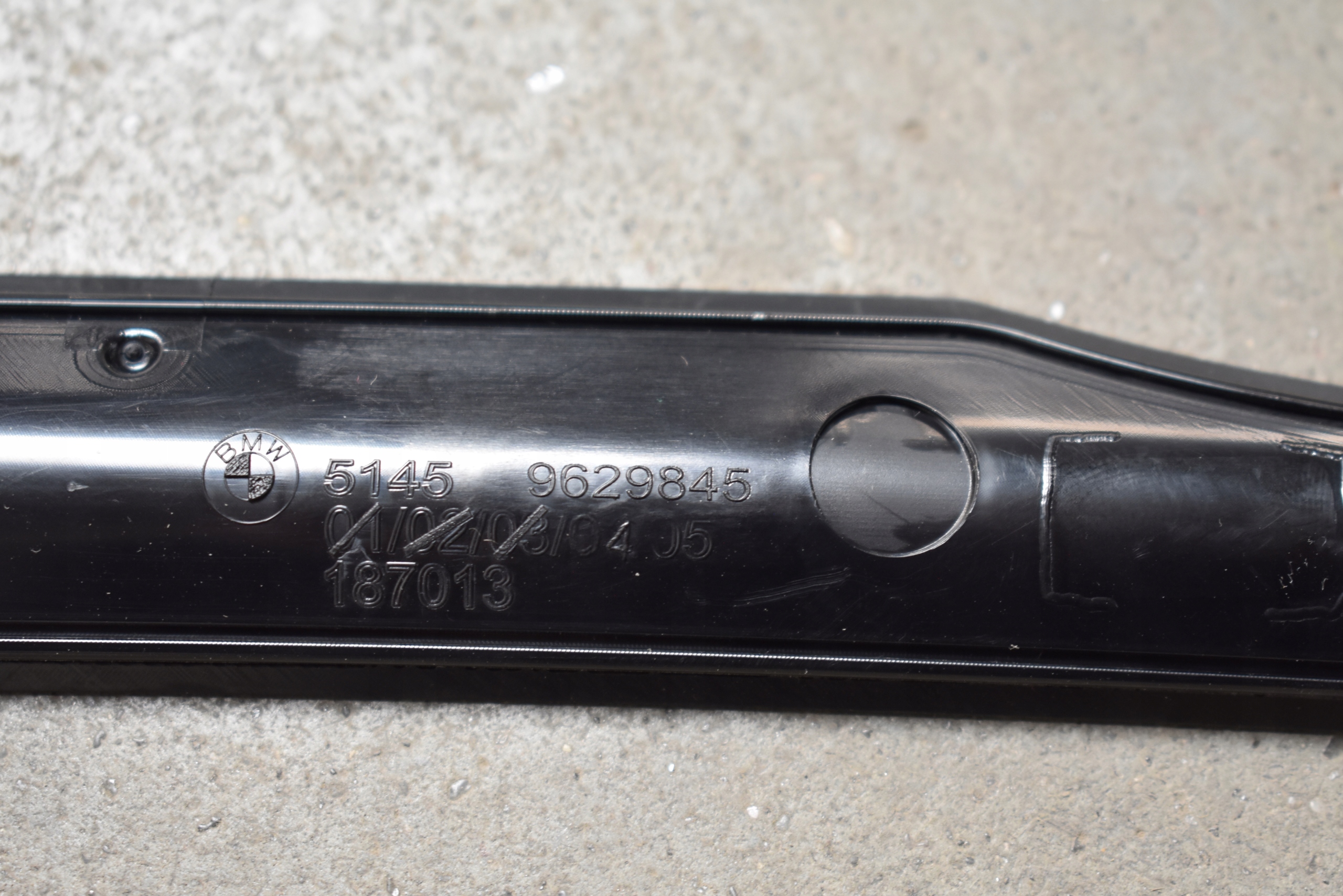 IDEALNA moulding cover BMW G70 1