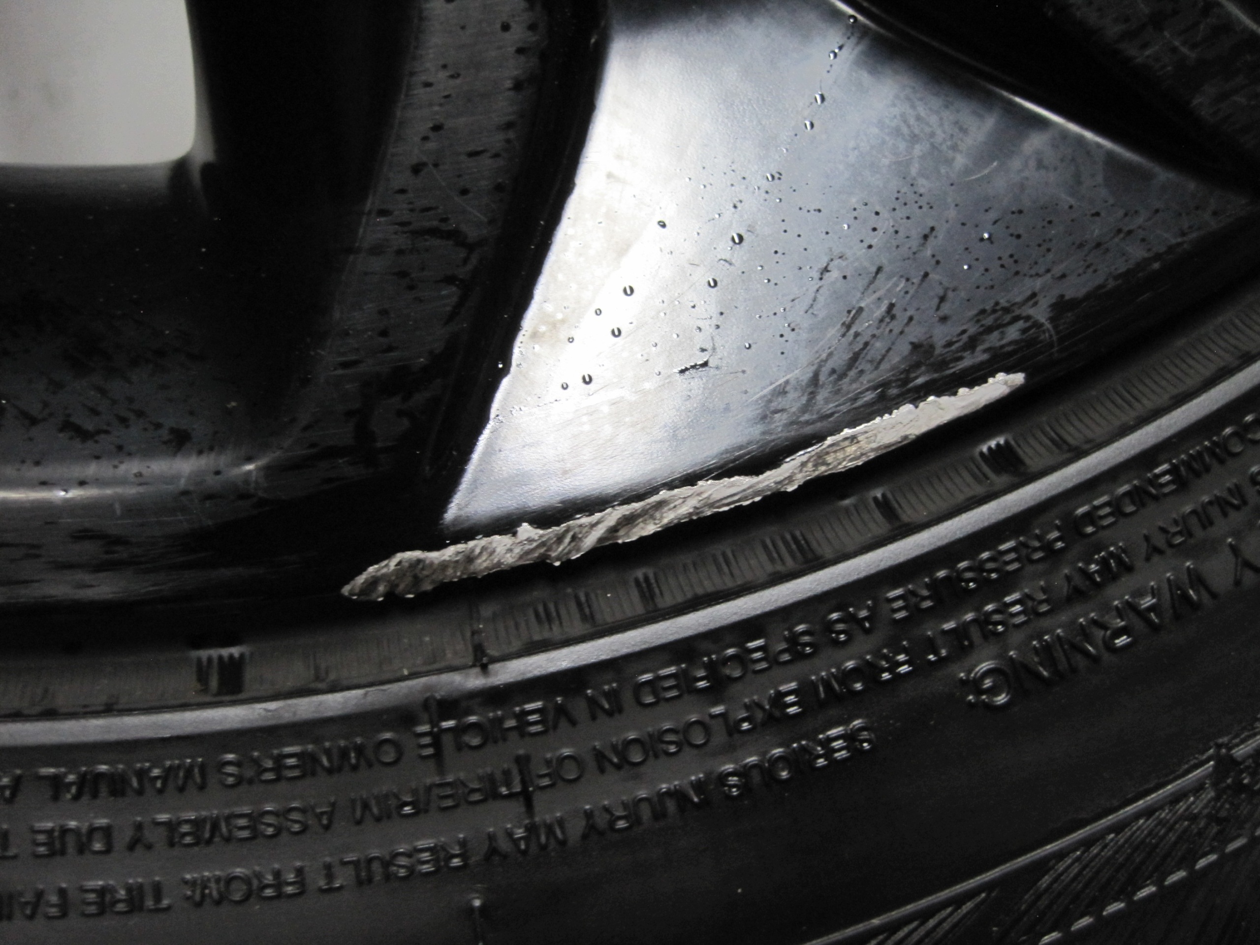 wheels discs tyres Range Rover Evoque R17 M+S 16R