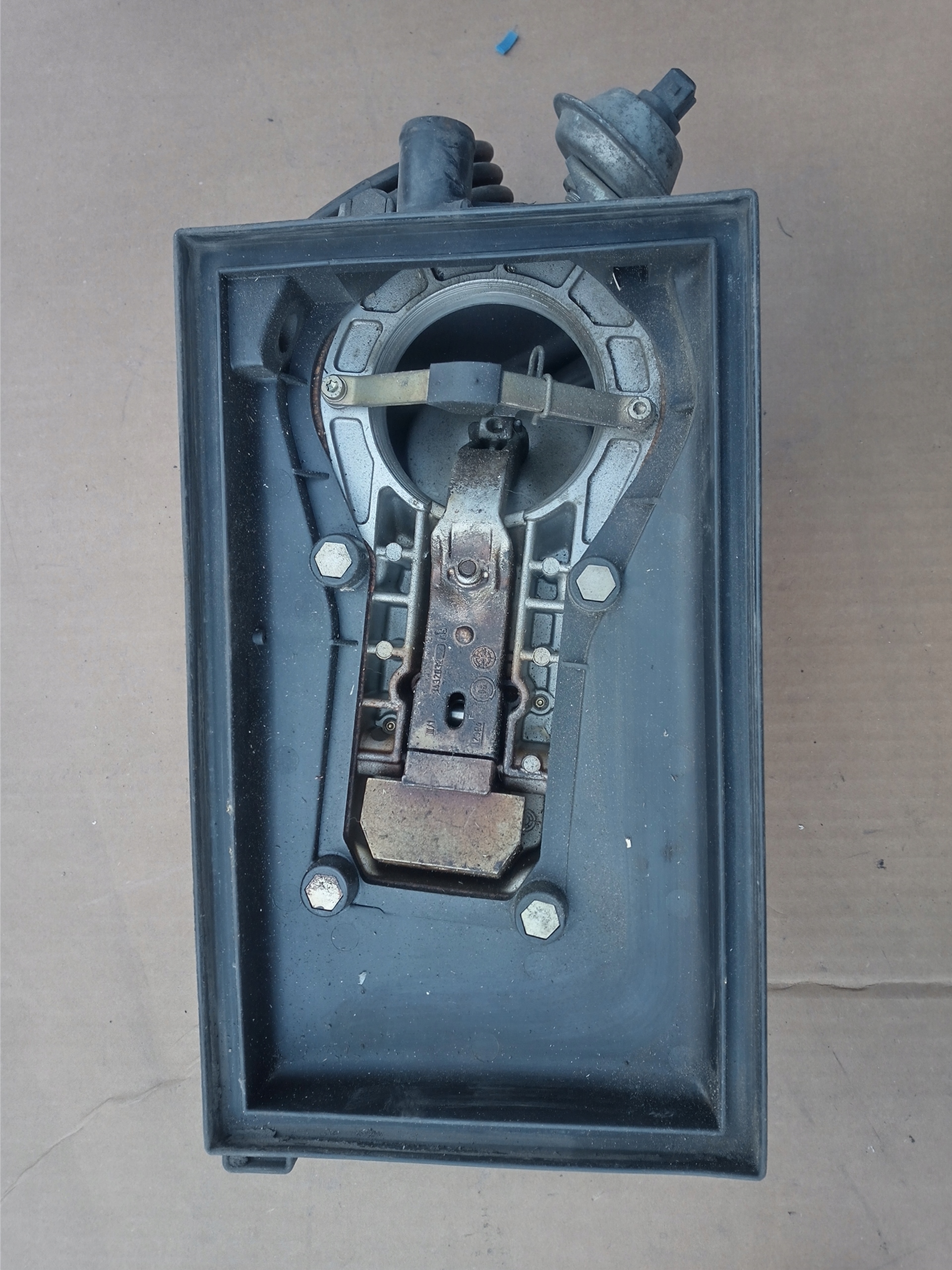 027133353 0438120195 - РАСПРЕДЕЛИТЕЛЬ ТОПЛИВА VW GOLF II 2