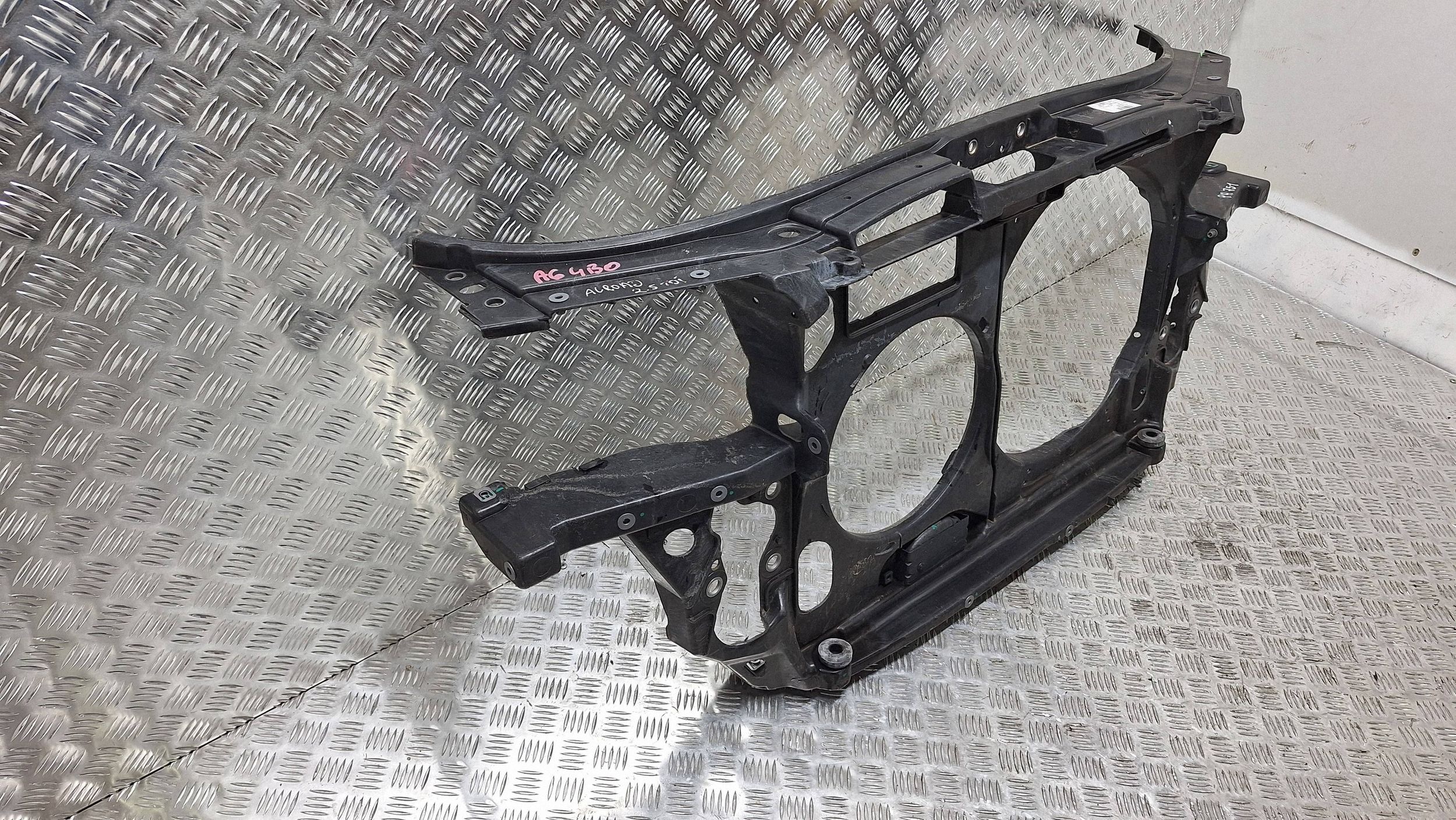 support panel for radiators pillar iron 4Z7805851 AUDI A6 C5 2.5 TDI ALLROAD