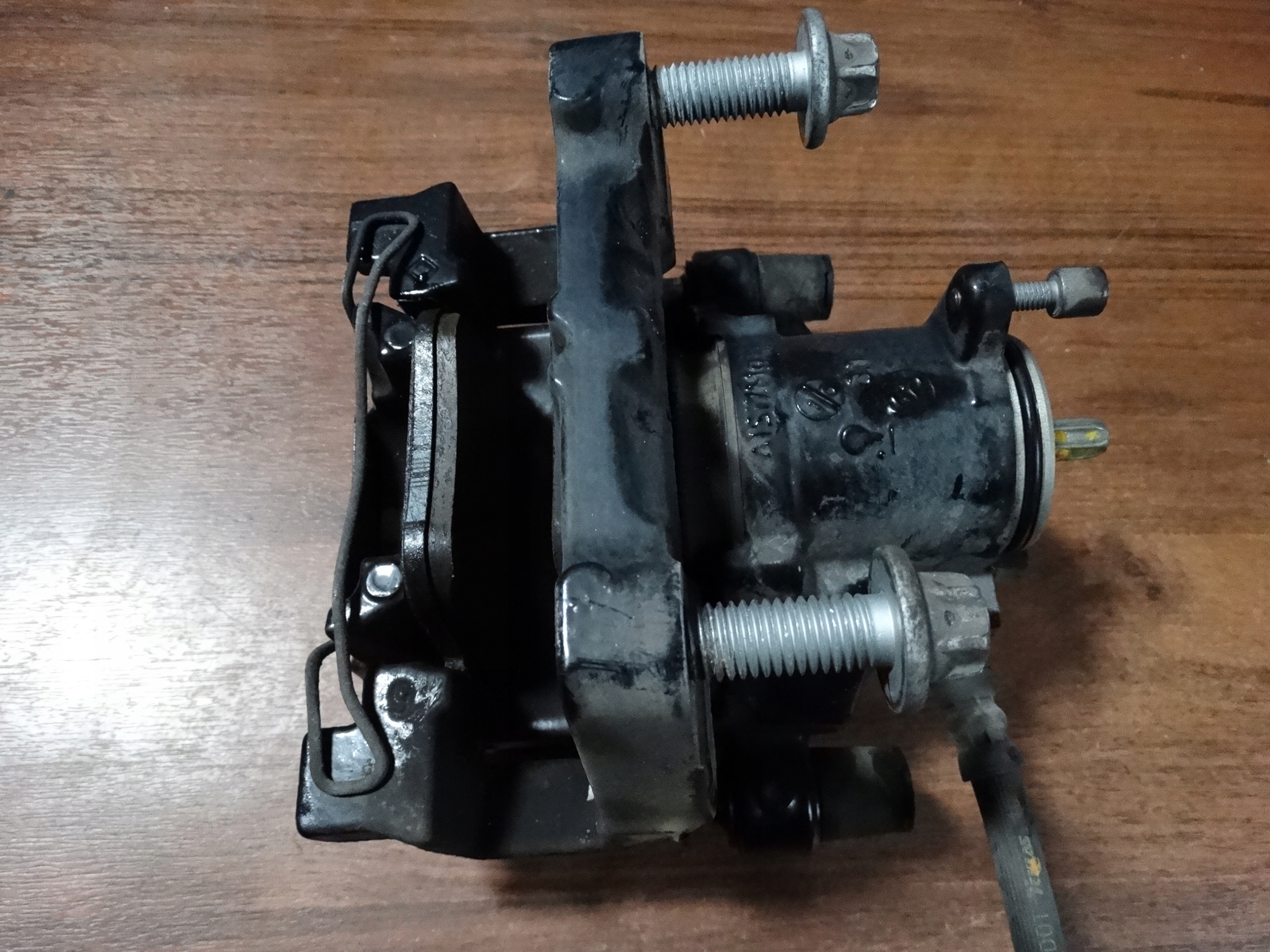 caliper rear left MASERATI GHIBLI LEVANTE 1