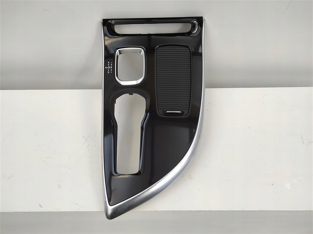 ПЛАСТИК ЗАГЛУШКА КОРОБКИ BIEGOW RENAULT ESPACE 5 В