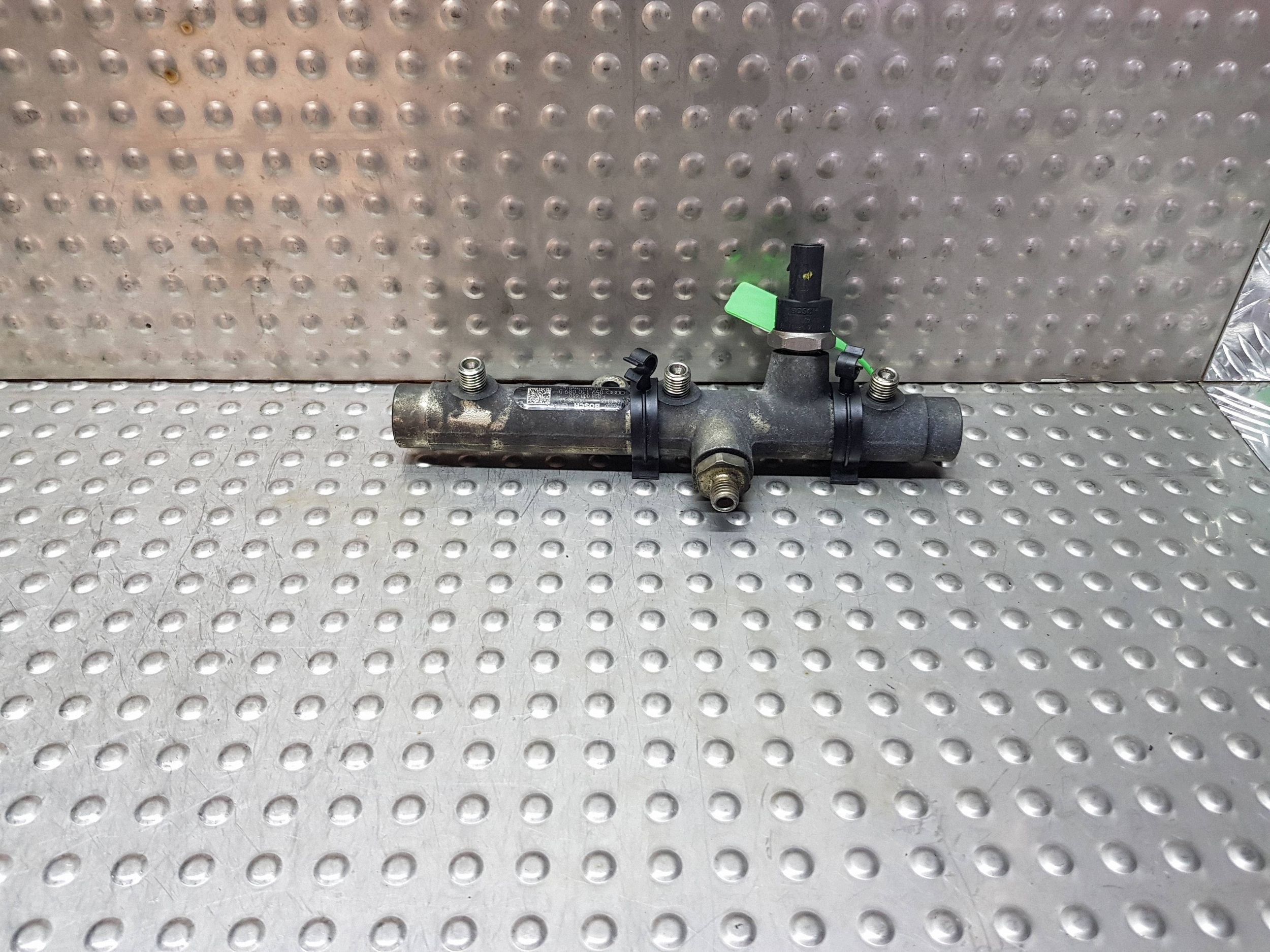 Kraftstoffverteiler Einspritzleiste links Sensor 059130089D AUDI A4 B7 A6 C6 A8 D3 3.0 TDI