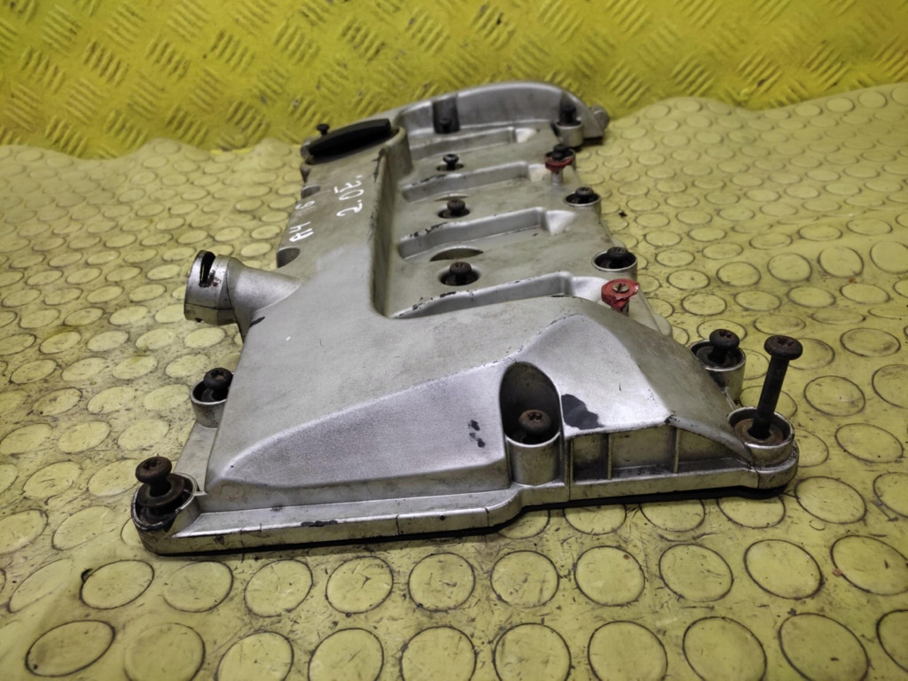 AUDI A4 B6 2.0 COPERCHIO PUNTERIE 06B103475