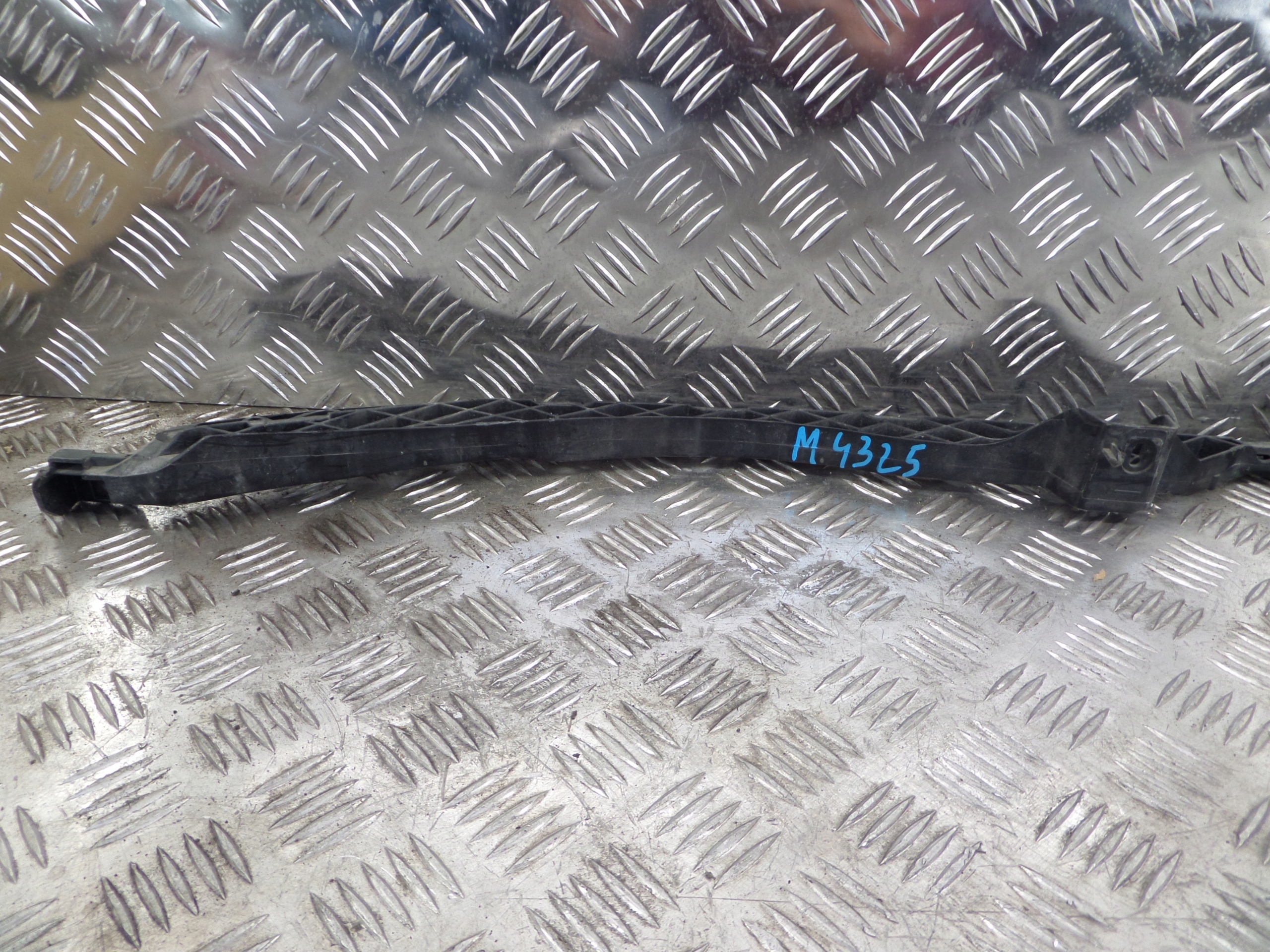 Volkswagen Passat B8 OE 3G0807889 Support, Pare choc