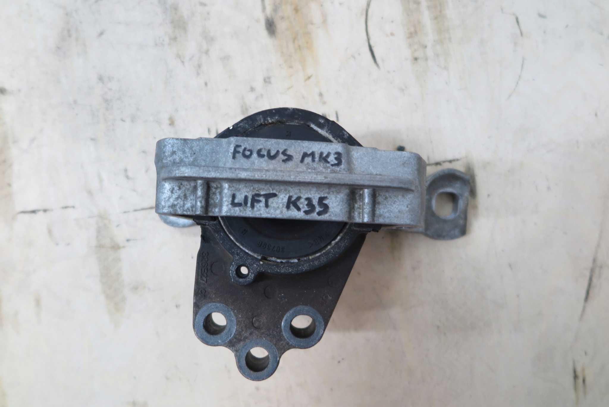 ЛАПА ПОДУШКА ДВИГАТЕЛЯ FORD FOCUS Mk3 РЕСТАЙЛИНГ 1.0 ECOBOOST