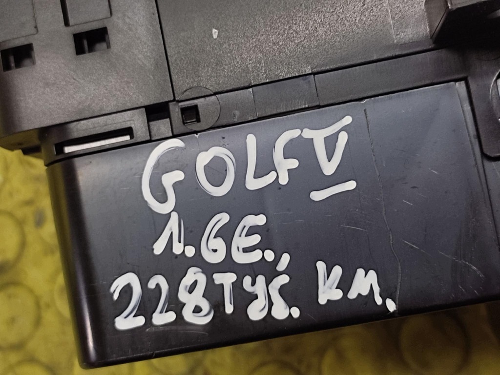VW GOLF V 1.6 dials 1K0920851G