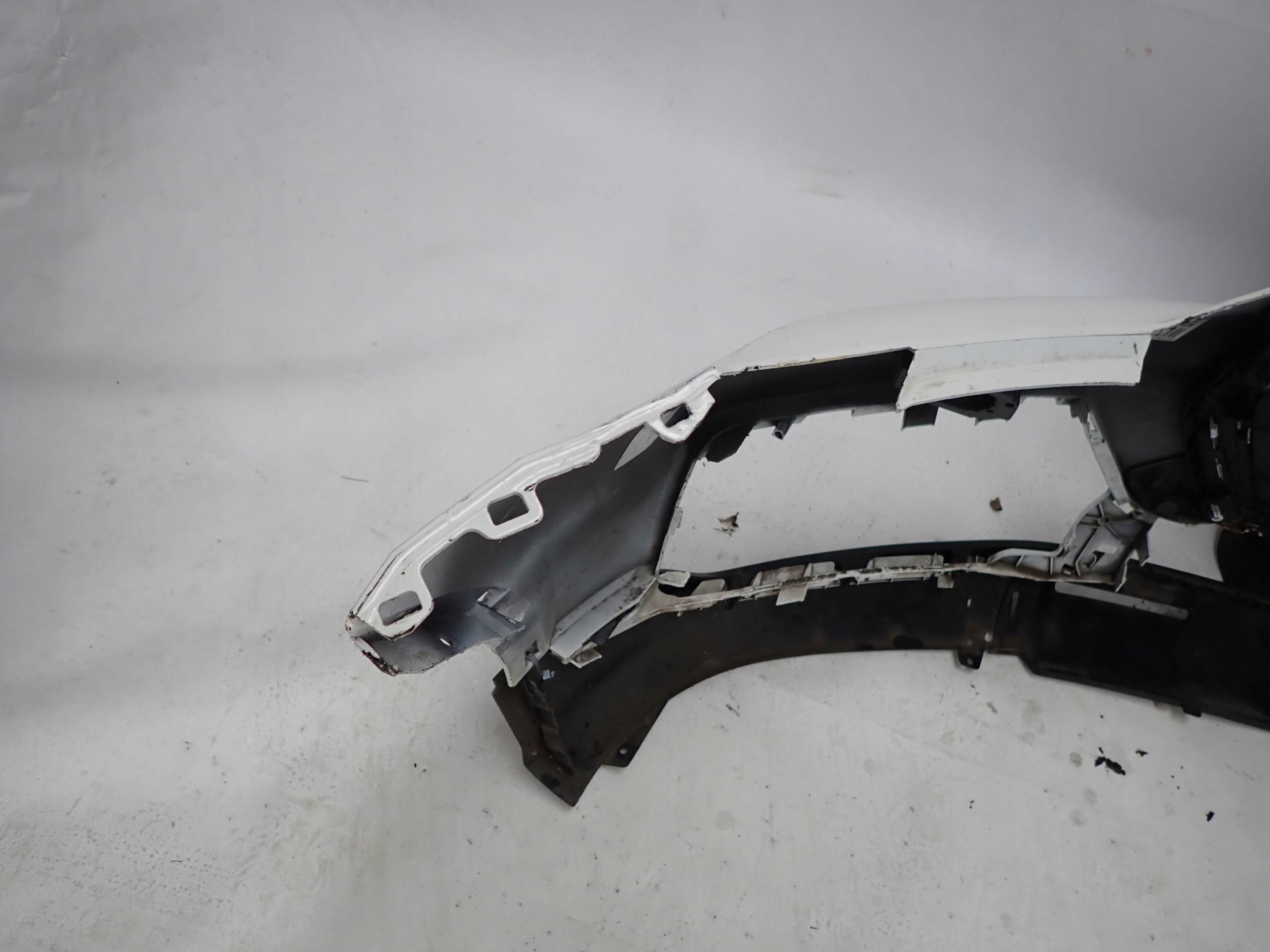 AUDI Q2 81A 16- bumper front front grill PDC washers